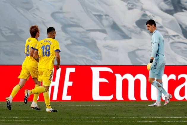 Courtois triste Cádiz Real Madrid EFE