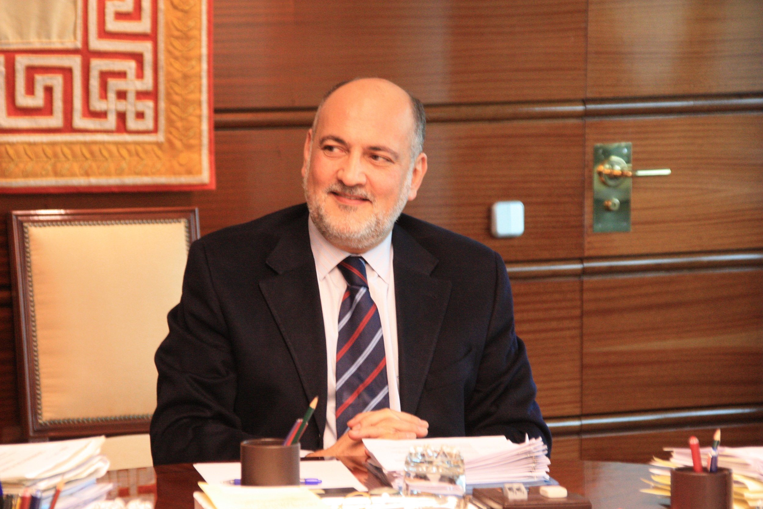 Pérez de los Cobos: "La democracia no consiste en votar cuando uno quiera"