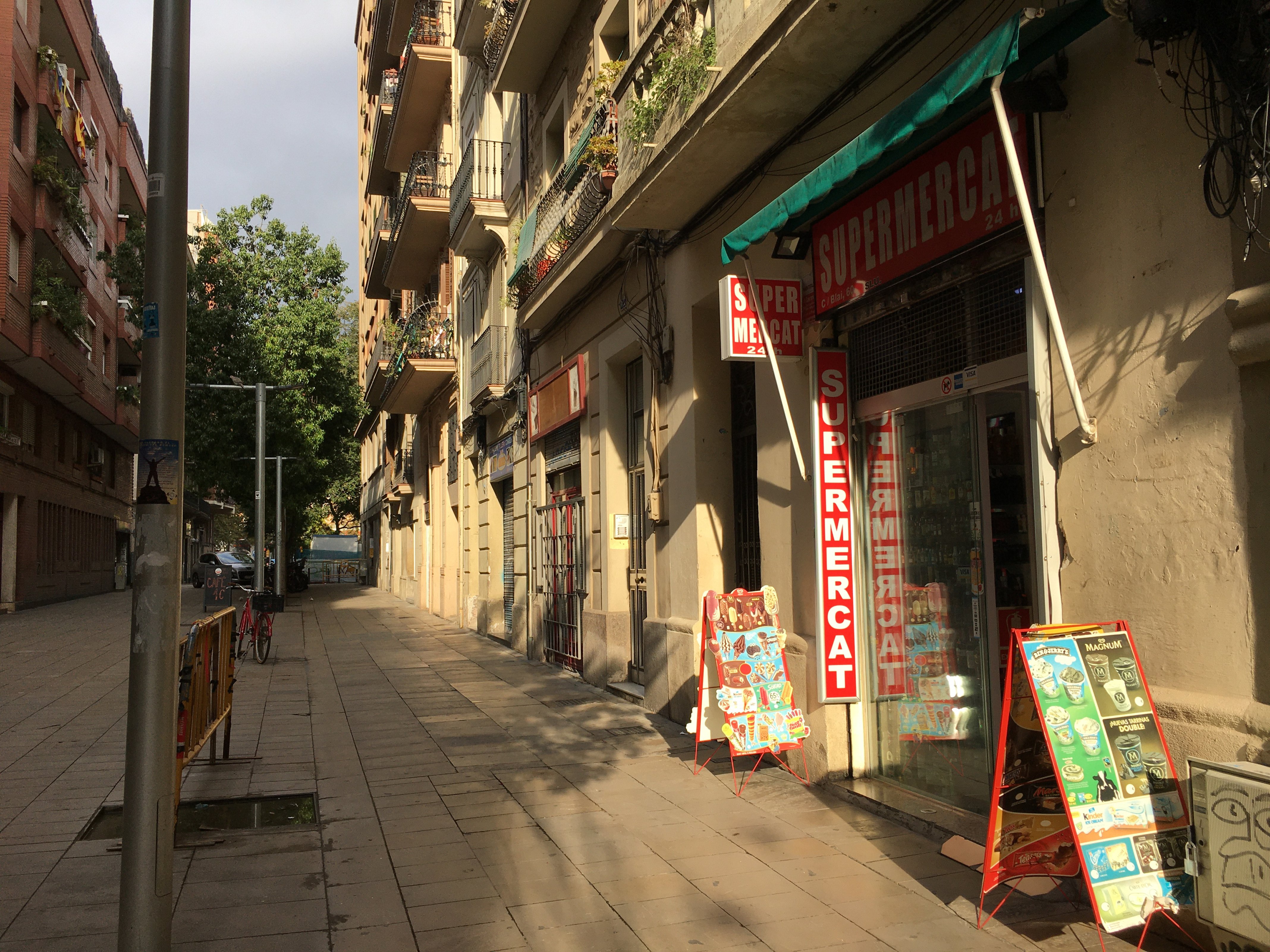 L'Ajuntament de Barcelona expedienta 24 supermercats 24 hores per infraccions laborals