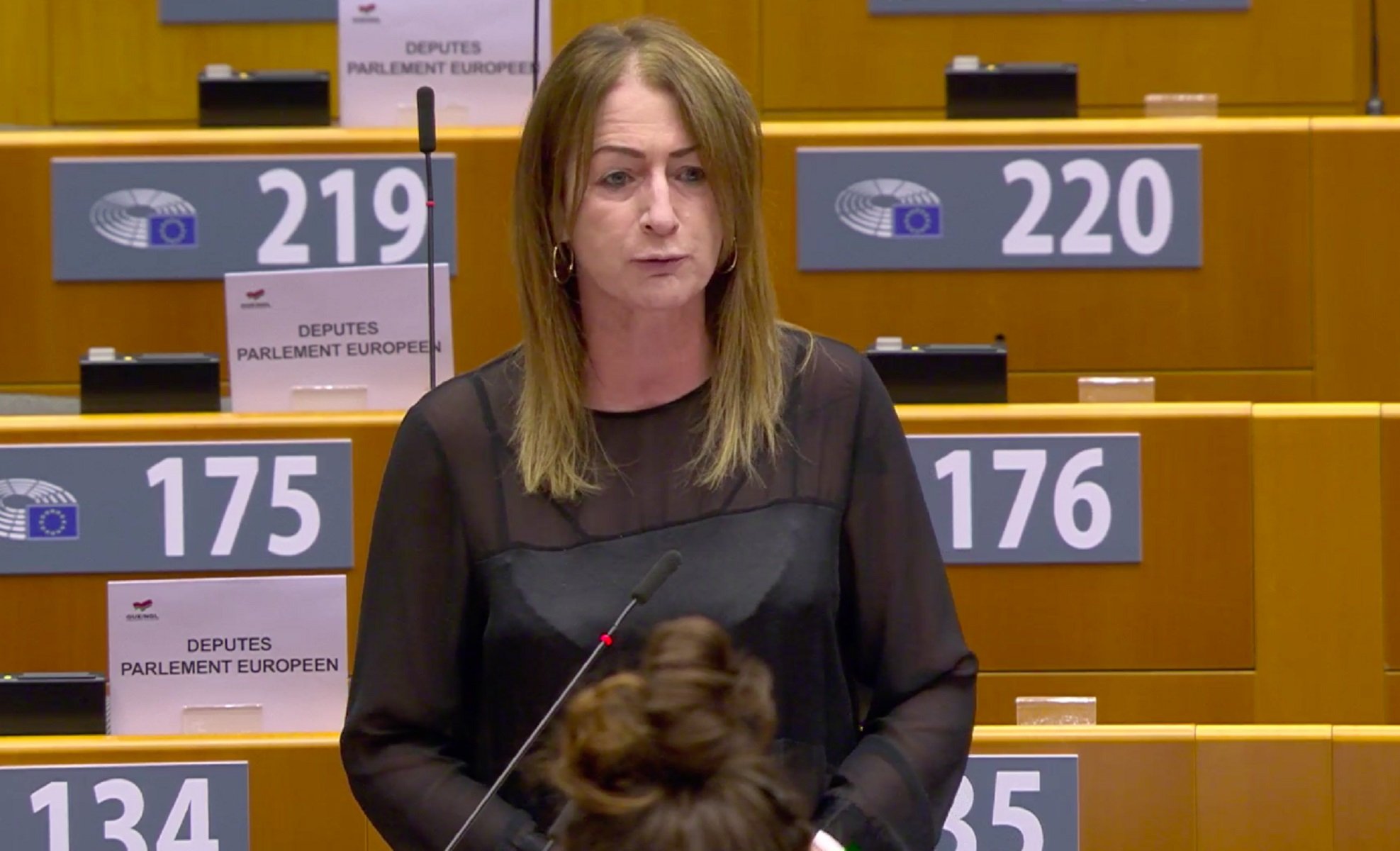 Aviso de una eurodiputada irlandesa contra abusos policiales en Catalunya