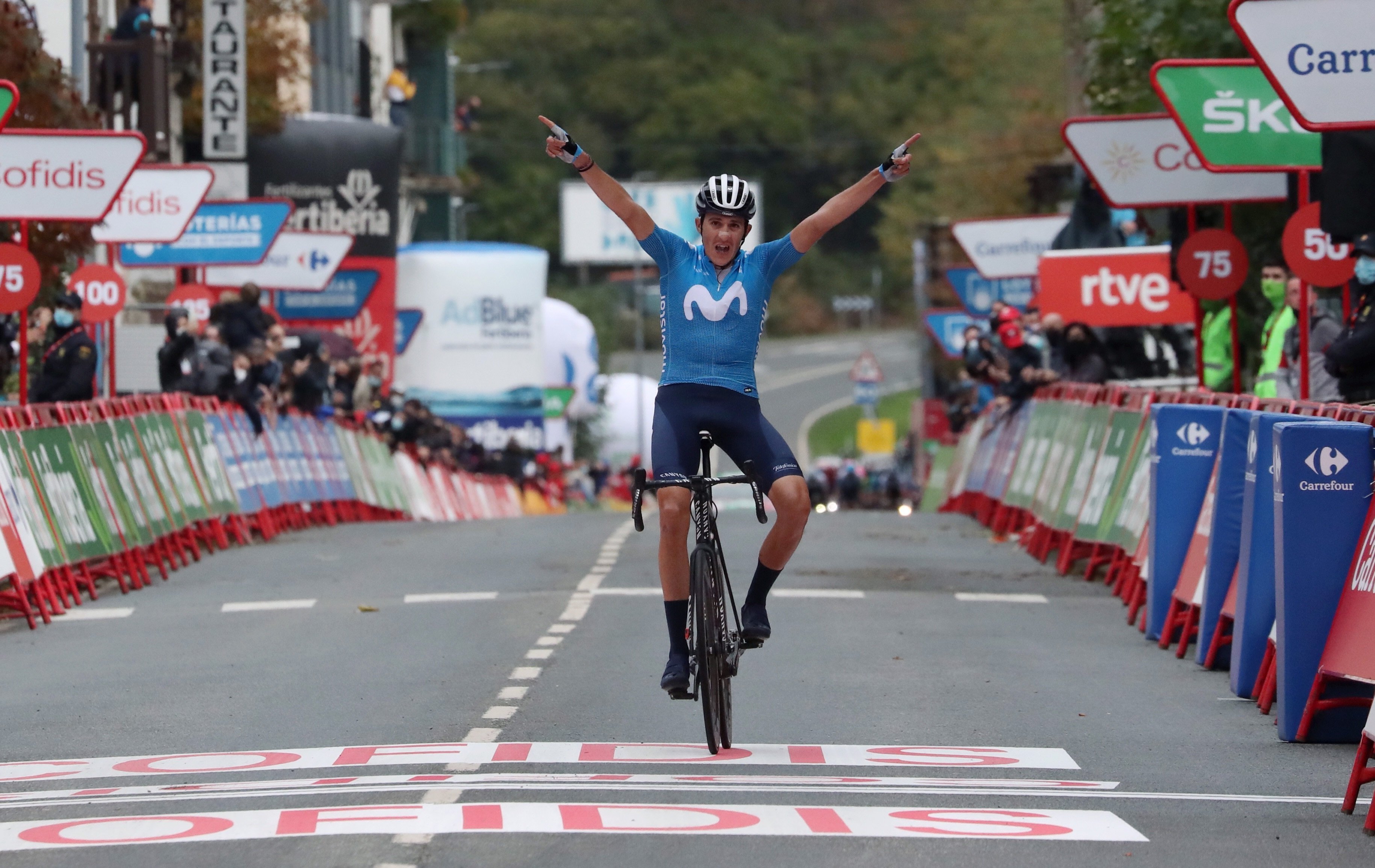 El catalán Marc Soler brilla en Lekunberri y se impone en la Vuelta en España