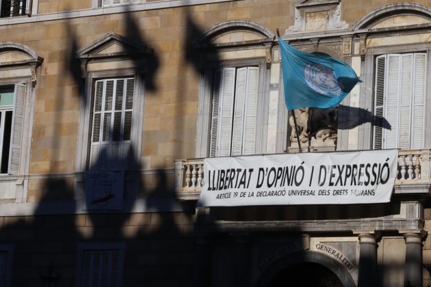 bandera nacions unides balco generalitat 