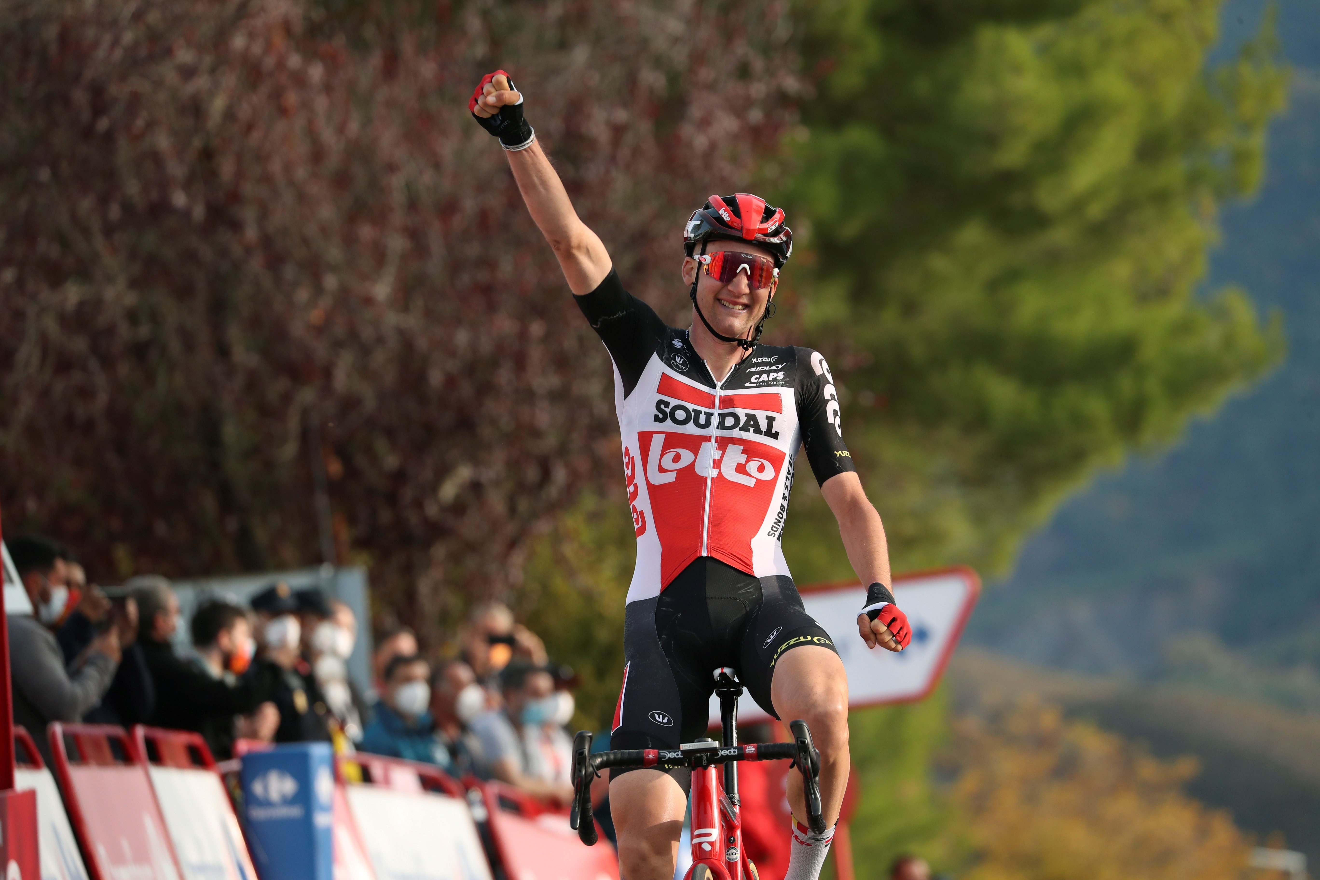 Wellens saca oro de la primera escapada y Roglic se mantiene líder de la Vuelta