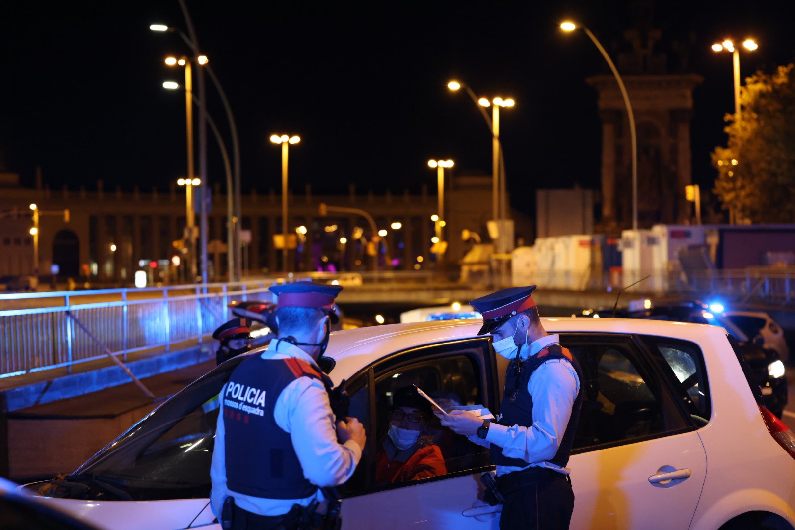 Els Mossos aixequen 400 actes la nit de divendres per incompliments