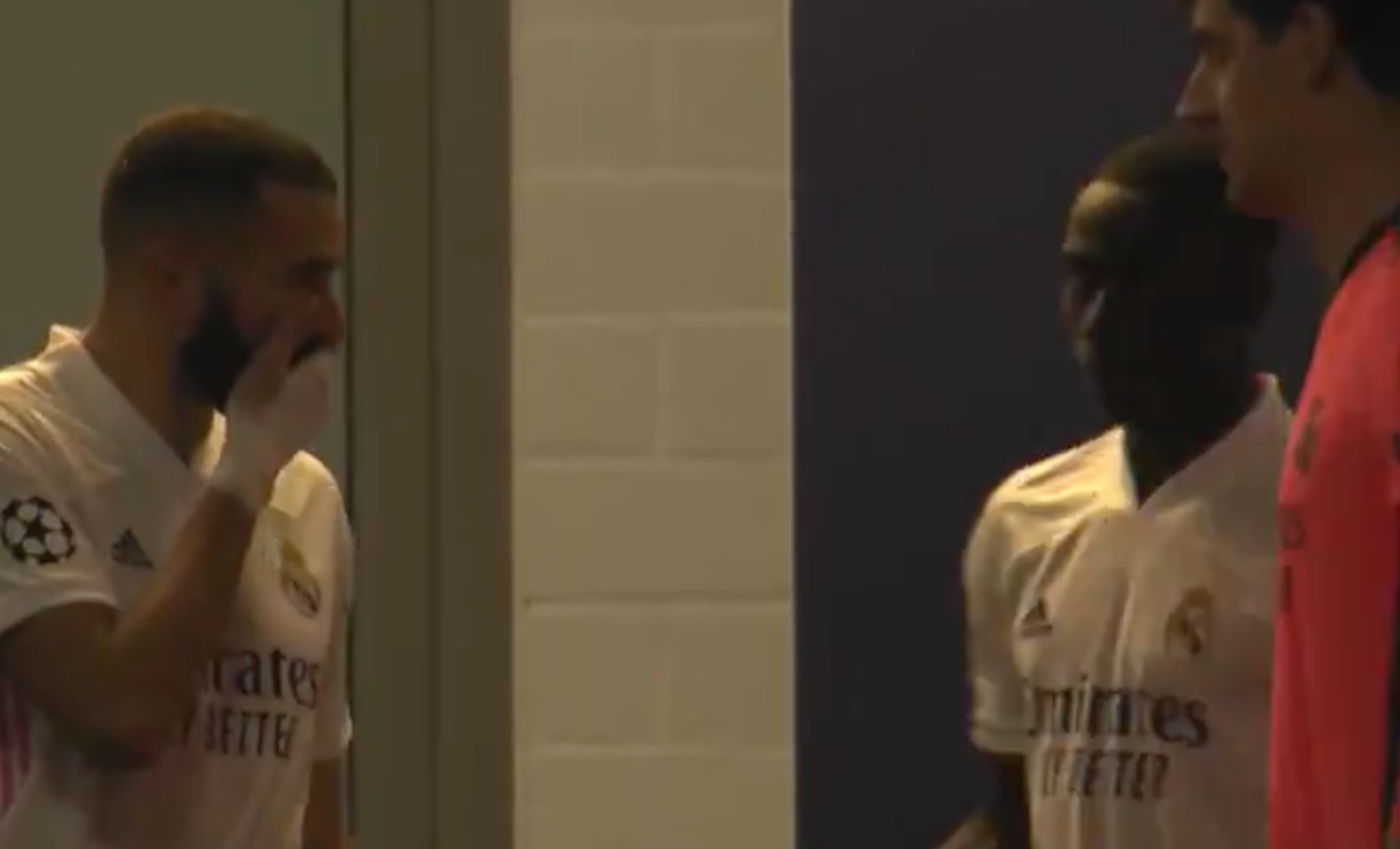 Benzema abre la crisis en el vestuario del Real Madrid despreciando a Vinícius