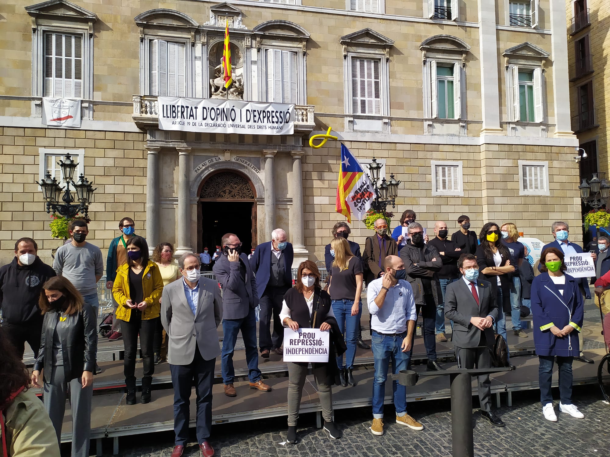 Entidades y partidos condenan las detenciones de empresarios del procés