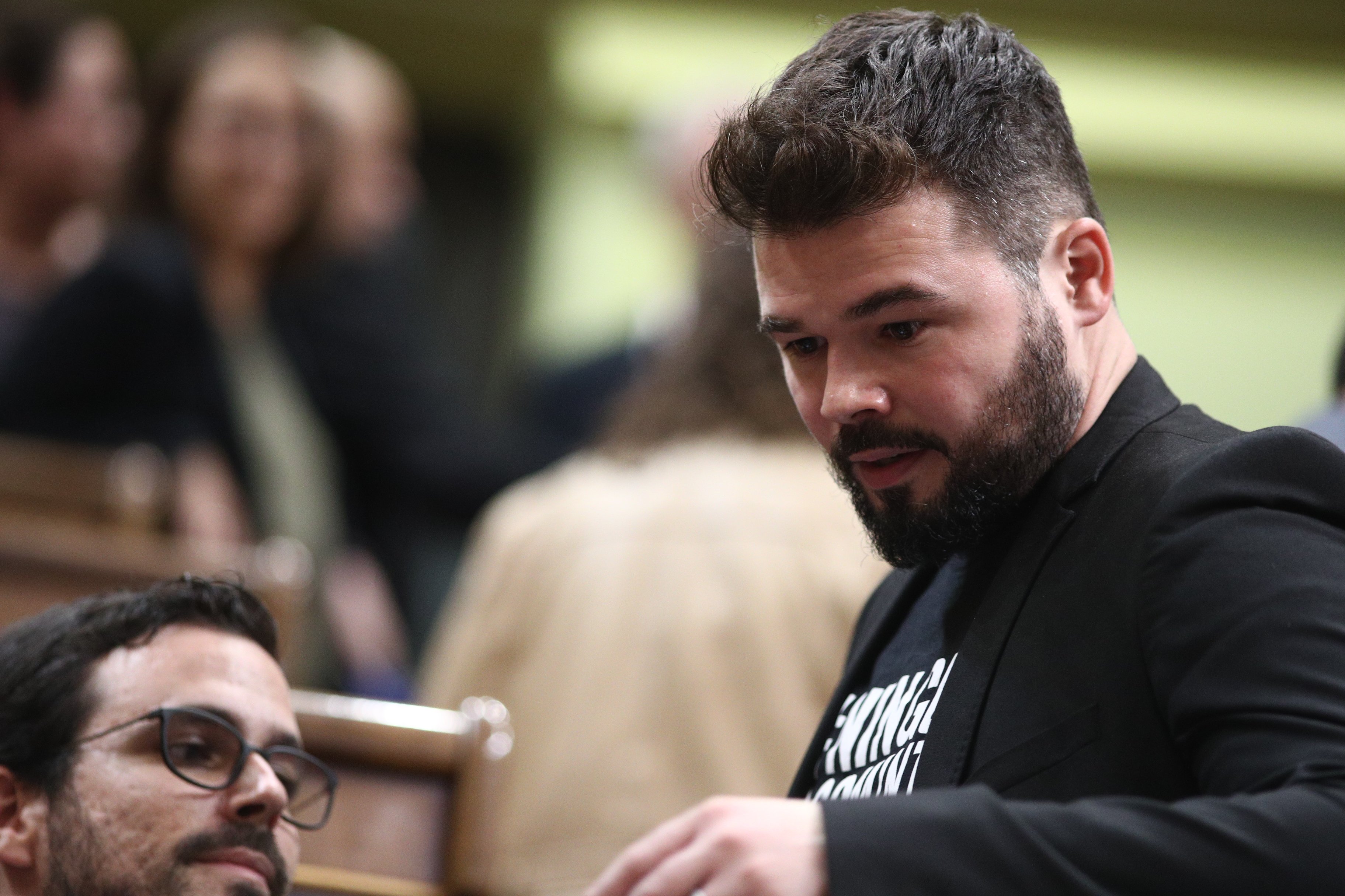 Rufián, a Rajoy: "Si coge Rodalies, quizás se vuelve independentista"