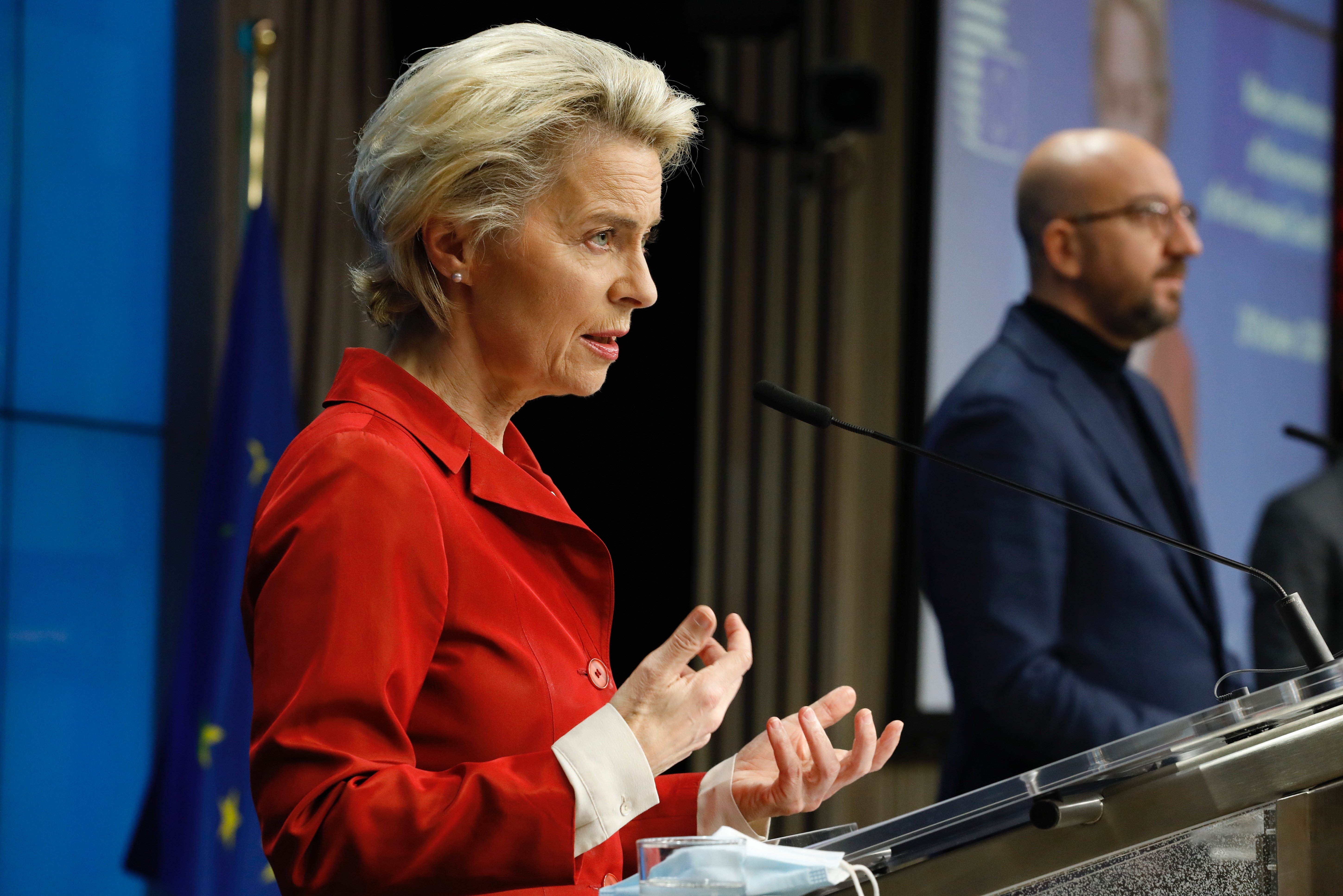 Von der Leyen desaconsella viatjar per la Covid-19