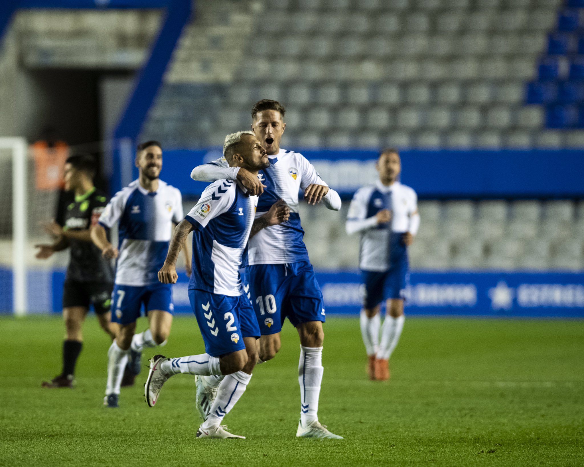 Pleno de los catalanes de Segunda: el Sabadell ya gana gracias a 'Stoichkov'