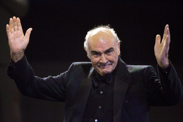 Sean Connery saluda en Berlin EP