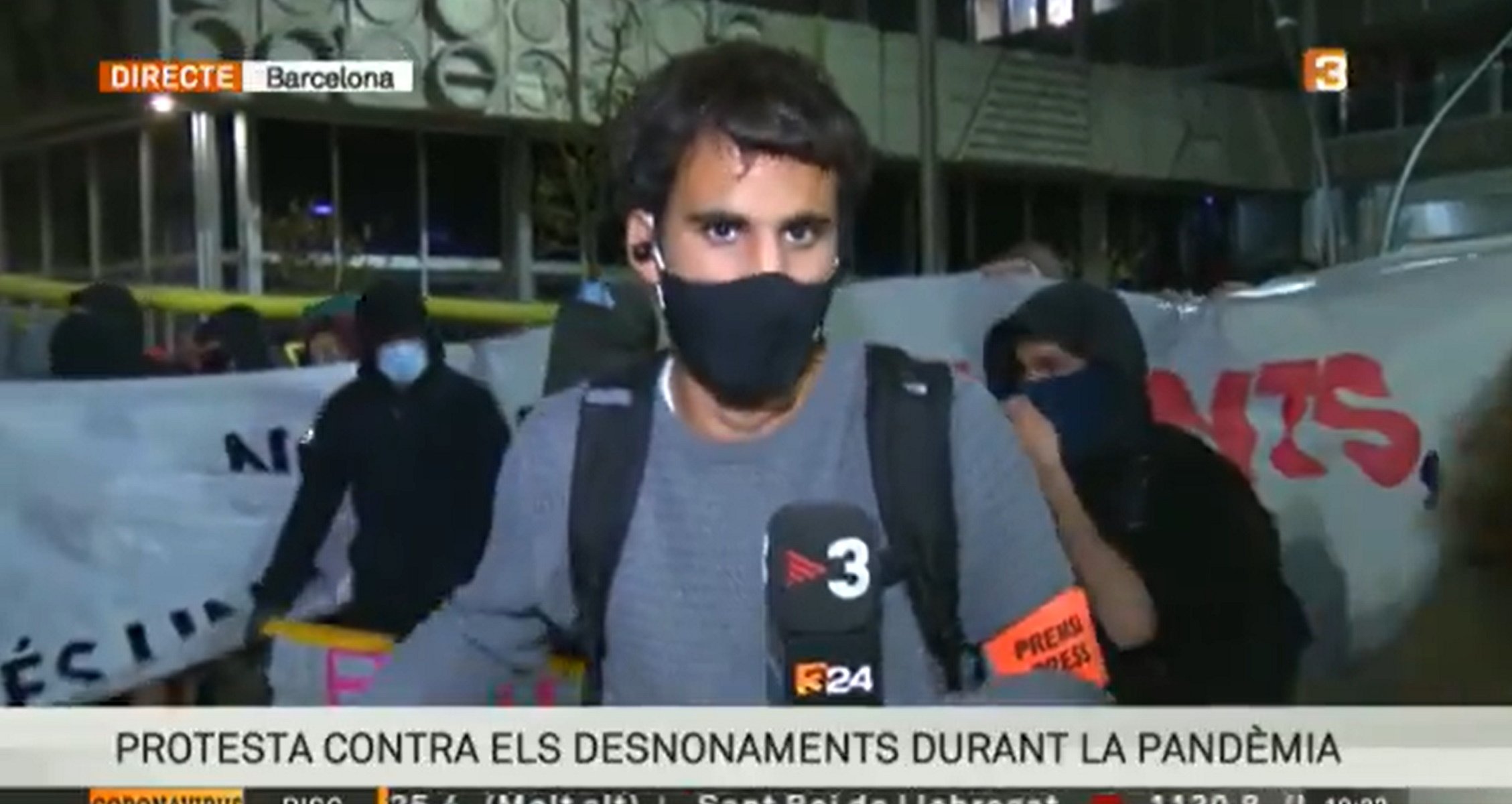 Assetgen un periodista de TV3 a la manifestació contra desnonaments
