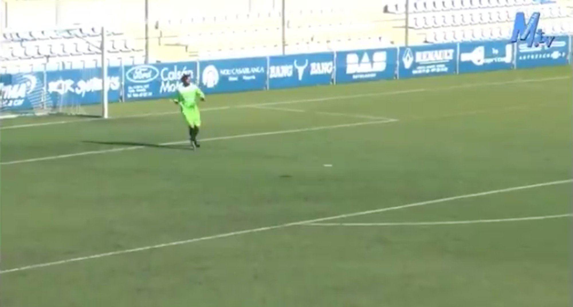 El final de partit més esbojarrat de la temporada: el porter, d'heroi a sòmines