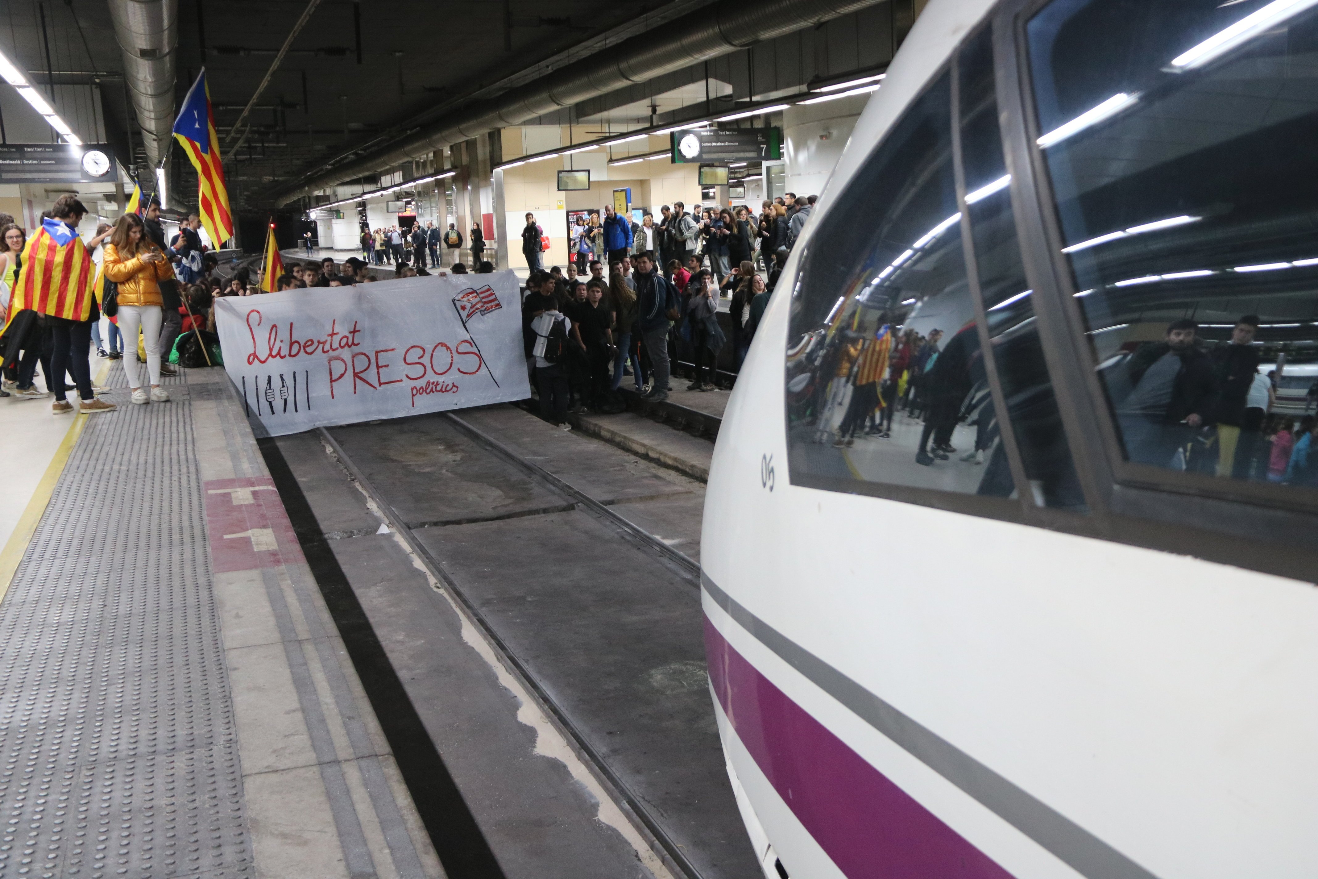 La Audiencia archiva la causa porel corte del AVE en Sants el 8-N