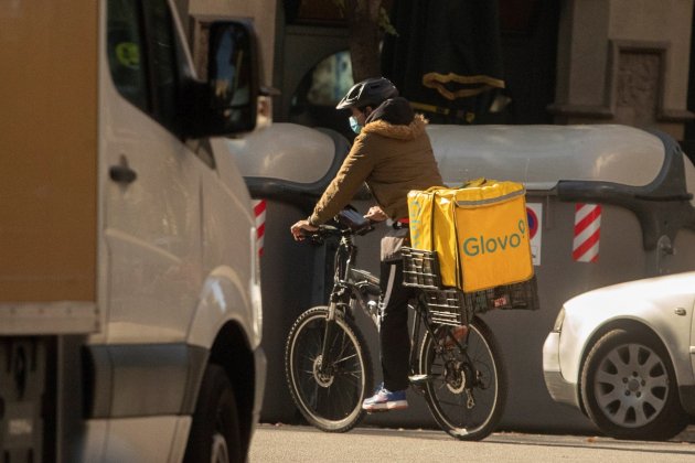 coronavirus trabajadores Glovo riders EFE