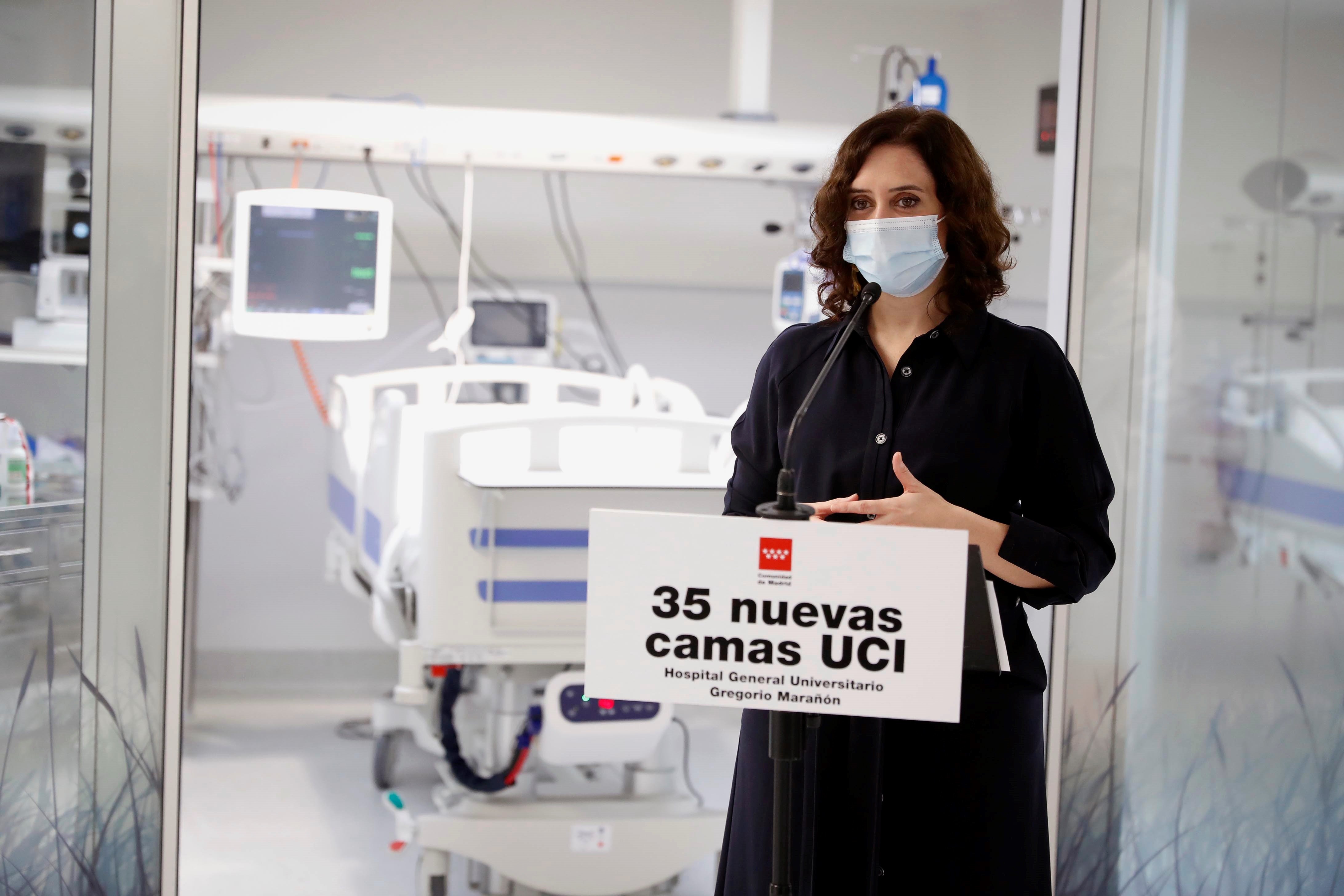 Entregan el hospital de Ayuso en Madrid sin lavabos