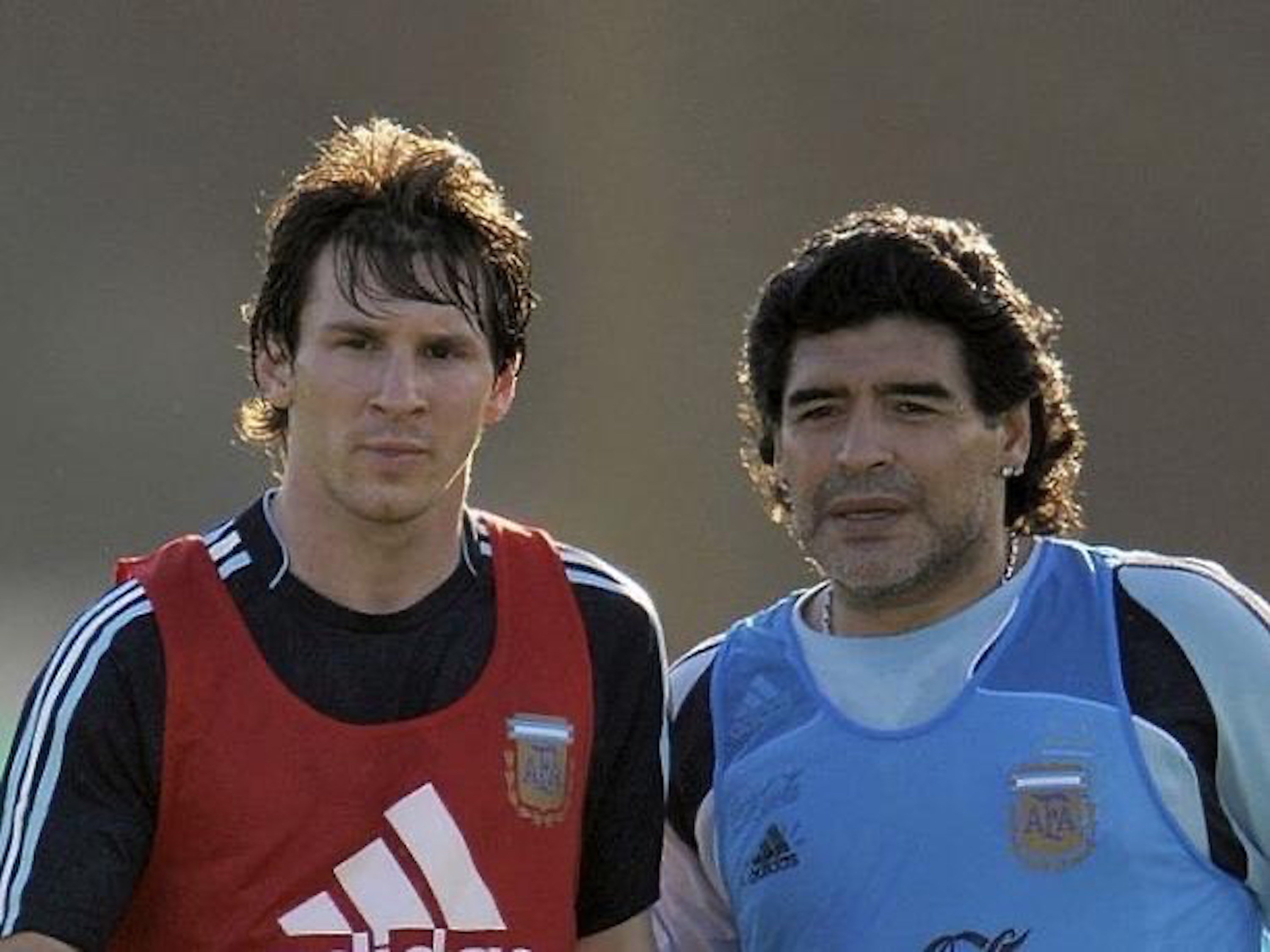El mensaje conmovedor de Messi a Maradona después de la operación
