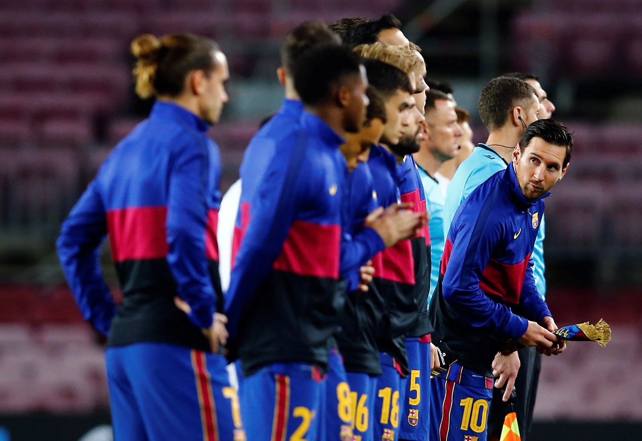 La negociació per la rebaixa salarial entre Barça i jugadors acaba sense acord