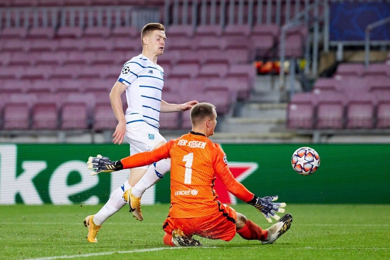 Un Ter Stegen estel·lar salva el Barça la nit del seu retorn