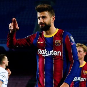 pique barca primer pla efe pique barca primer pla efe