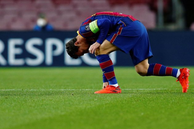 Leo Messi pensativo Barca Champions EFE