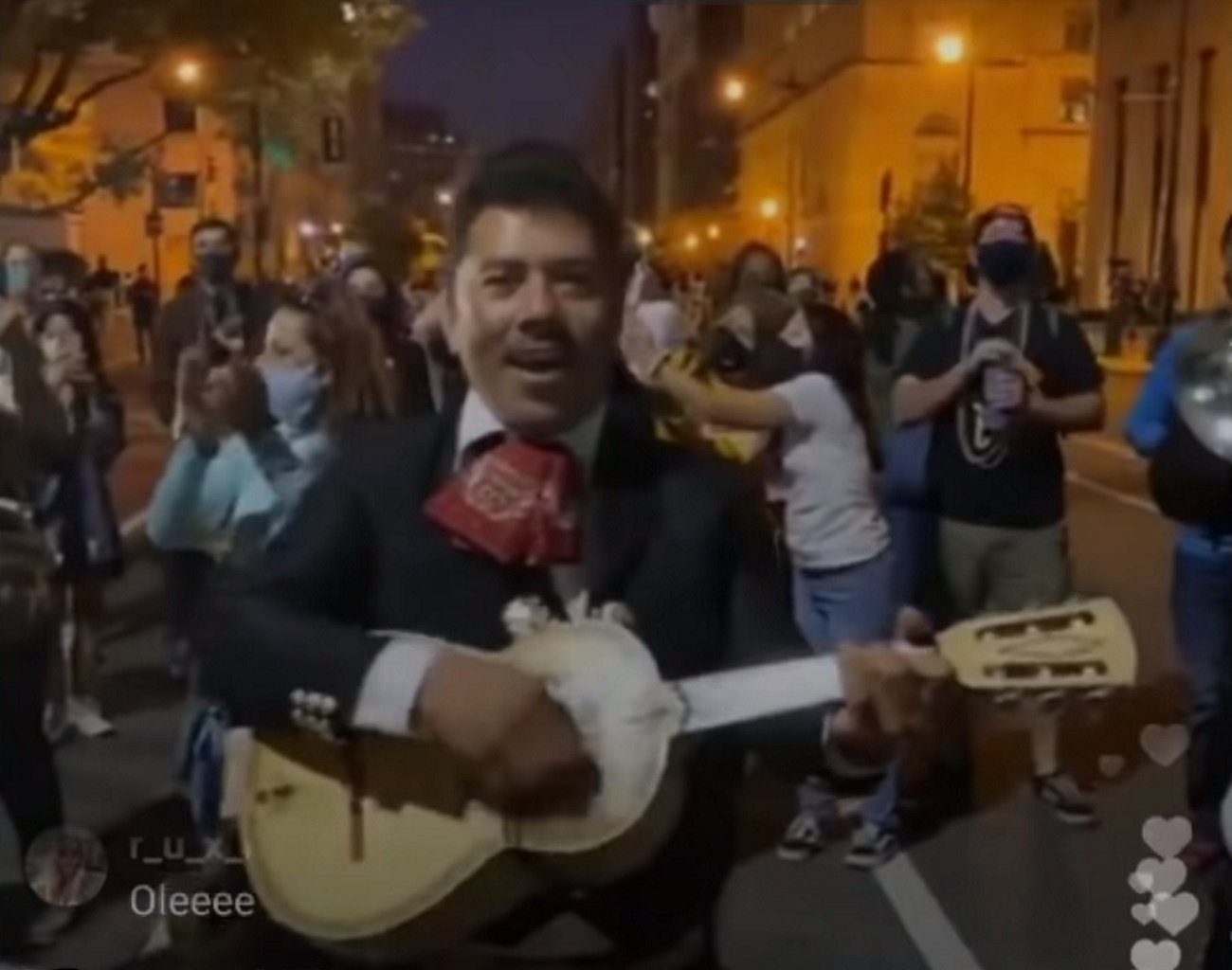 Forocoches envía a unos mariachis para despedir a Trump y Bartomeu