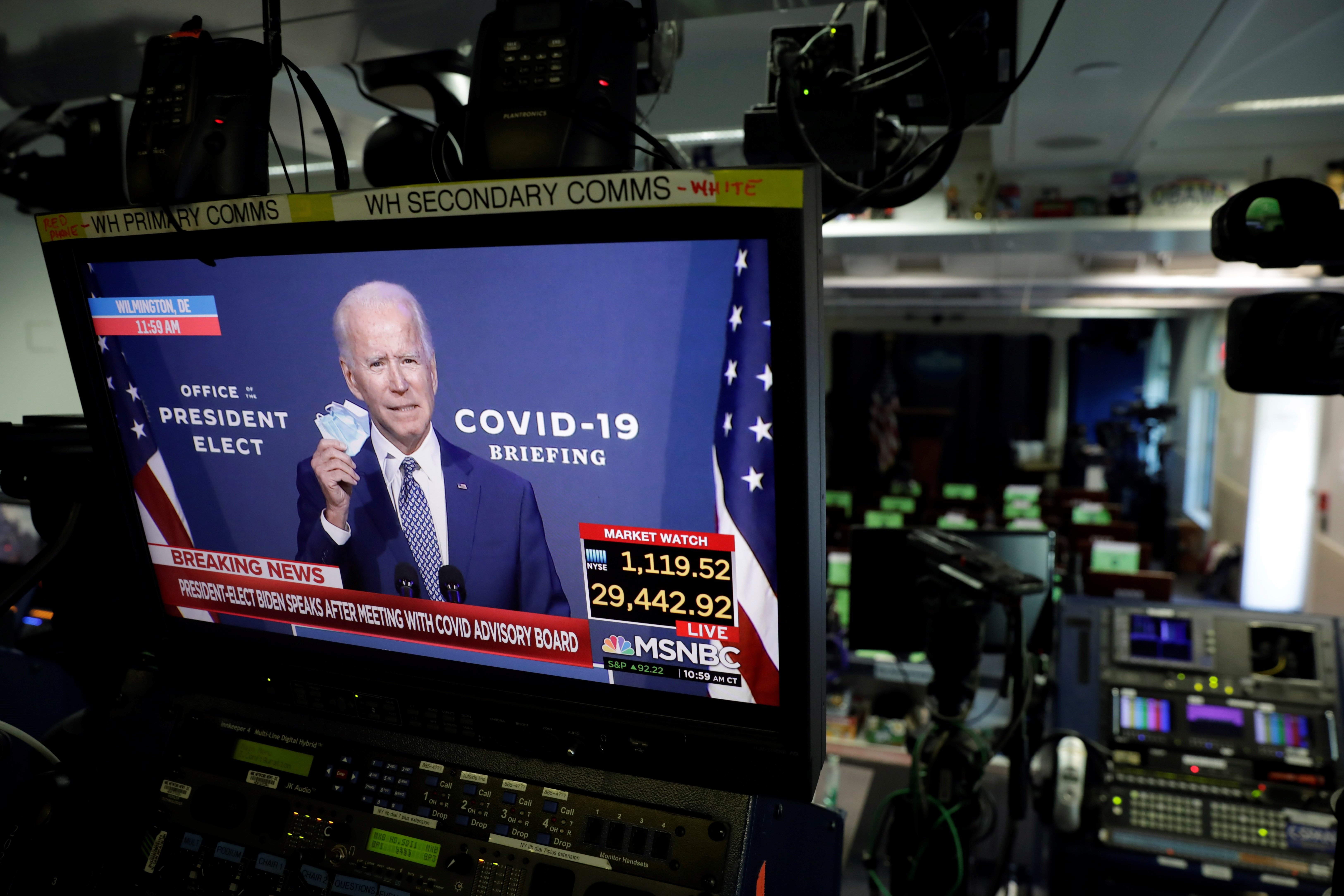 Biden implora a los estadounidenses que lleven la mascarilla