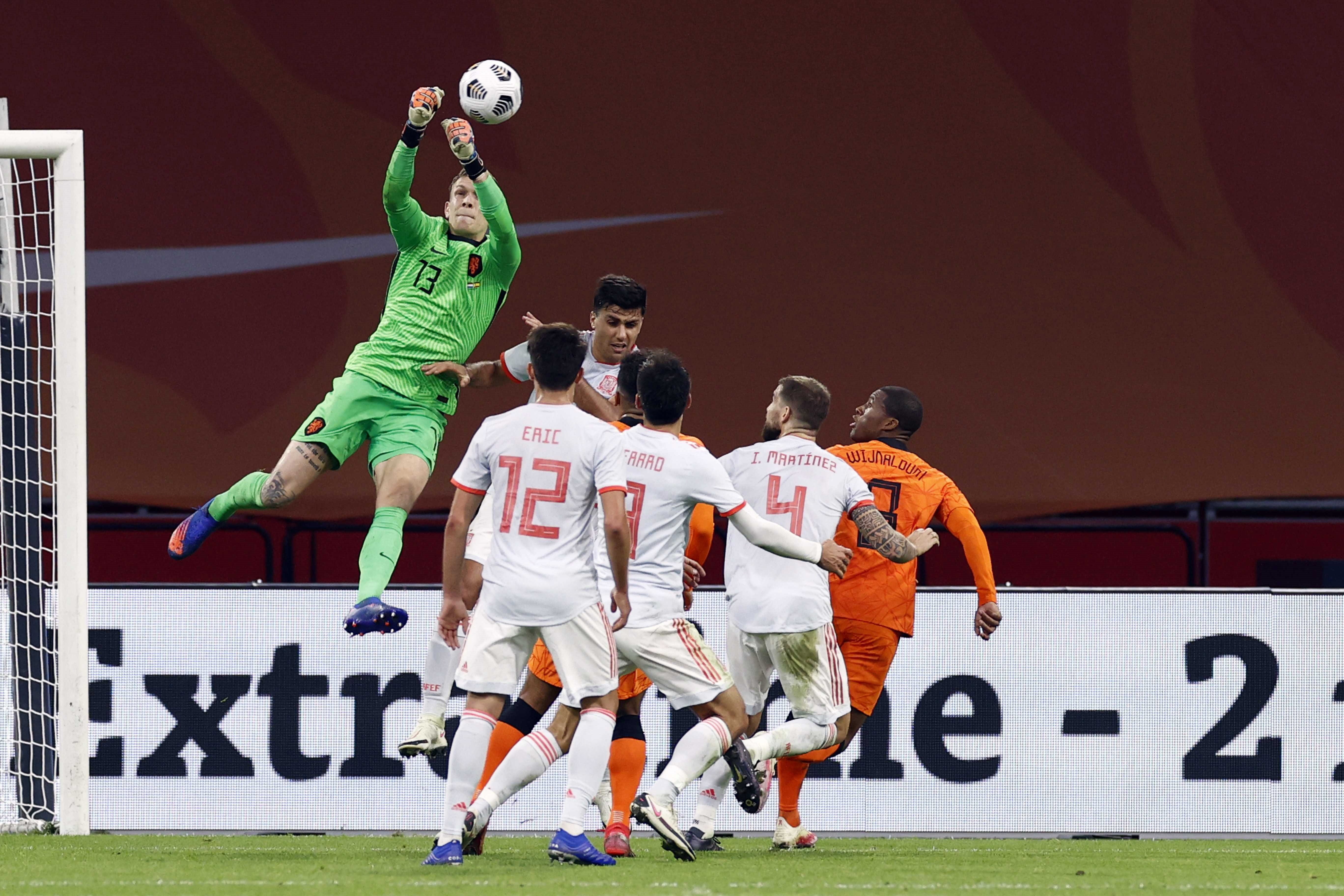 España y Países Bajos firman un justo empate en el Johan Cruyff (1-1)