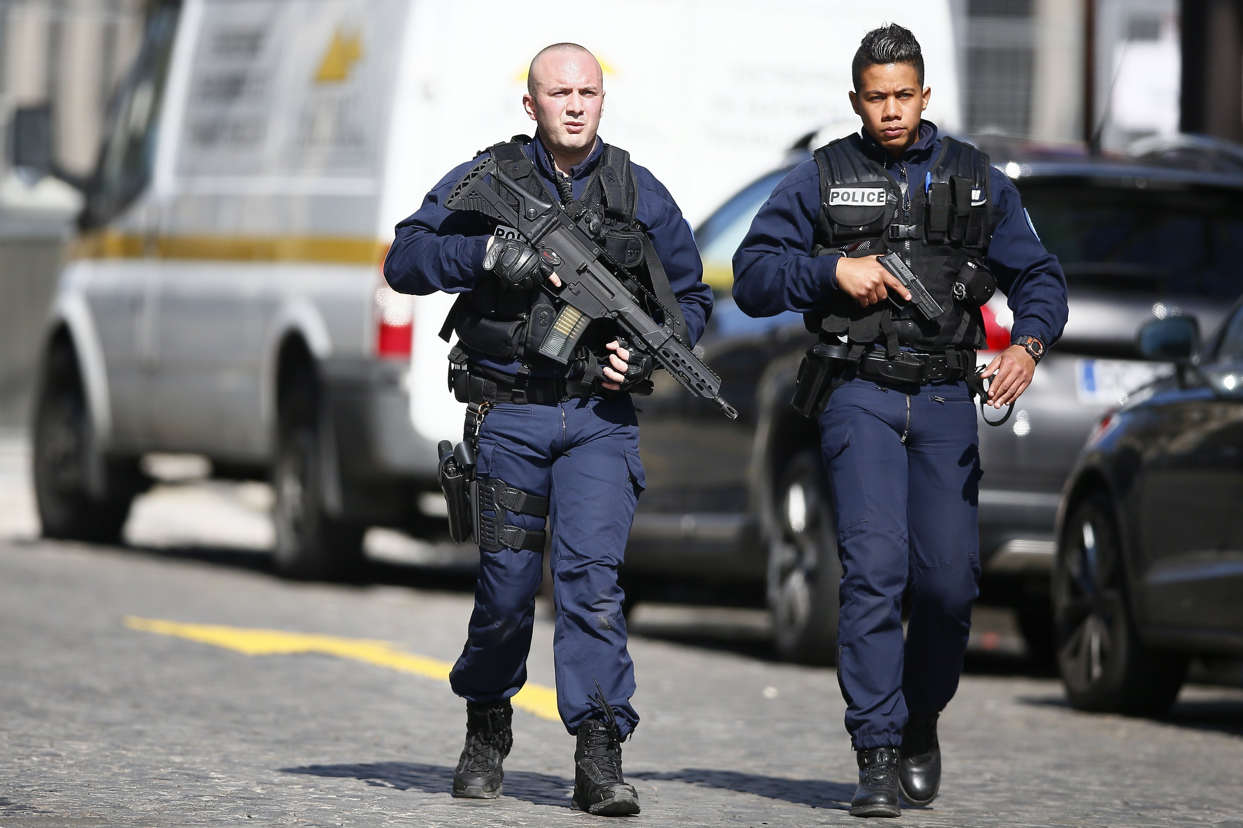 Un alumno "fascinado por las armas" hiere a ocho personas en un tiroteo en un instituto de Francia