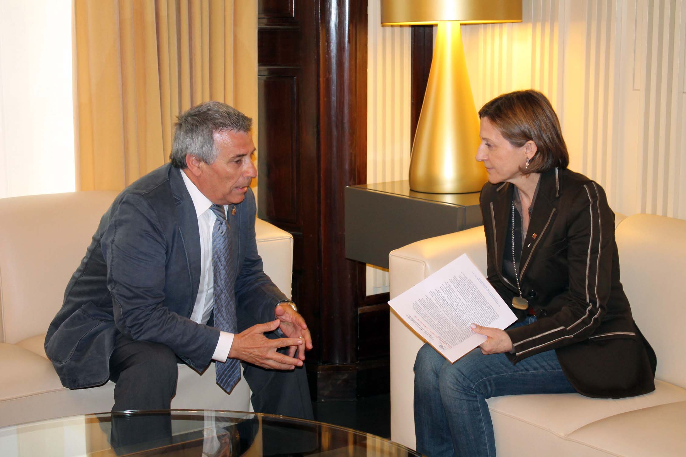 La ACVOT lamenta que Forcadell no se disculpe por recibir "a un asesino como Otegi"