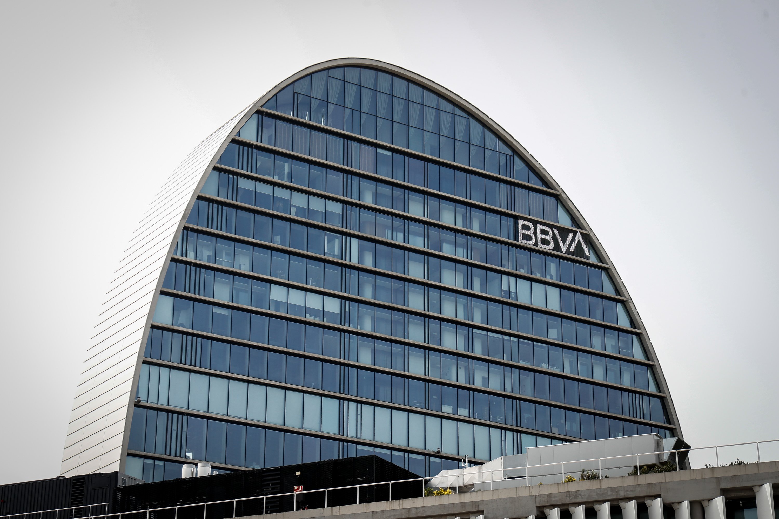 El BBVA prepara un ERE para miles de trabajadores