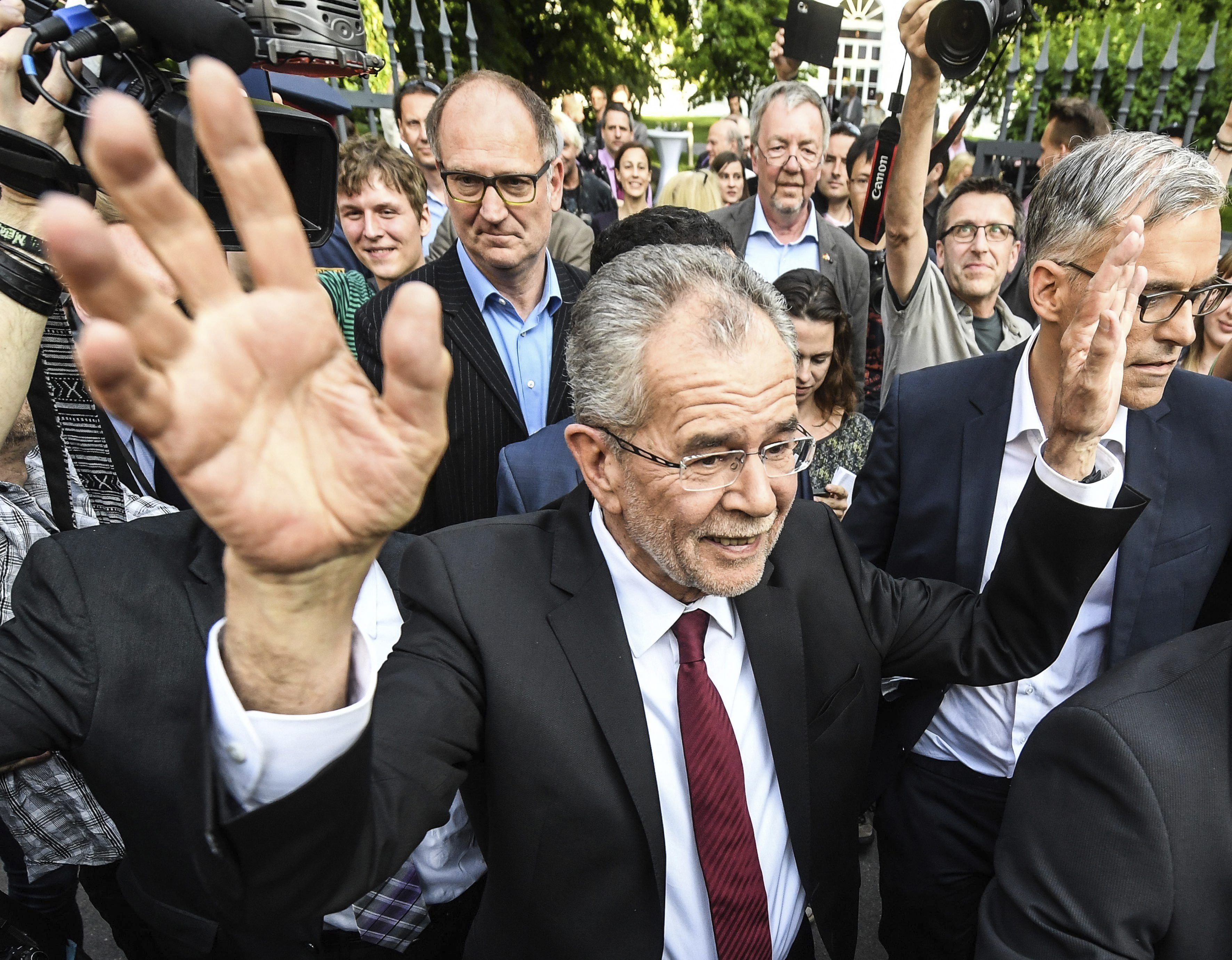 Àustria tindrà un president Verd, després d'un ajustat final amb la ultradreta