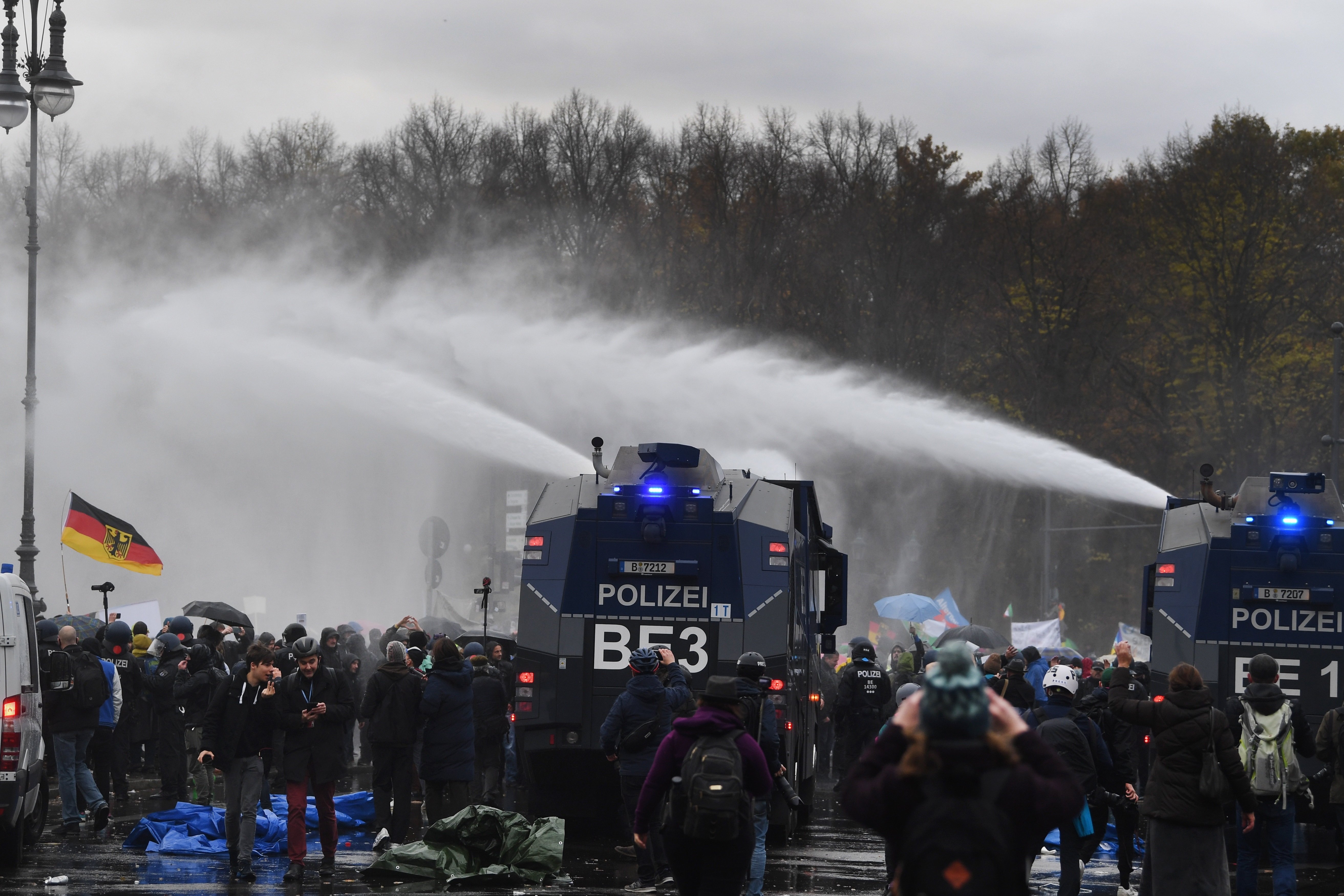 Protestes massives a Berlín contra les restriccions de la covid: 190 detinguts