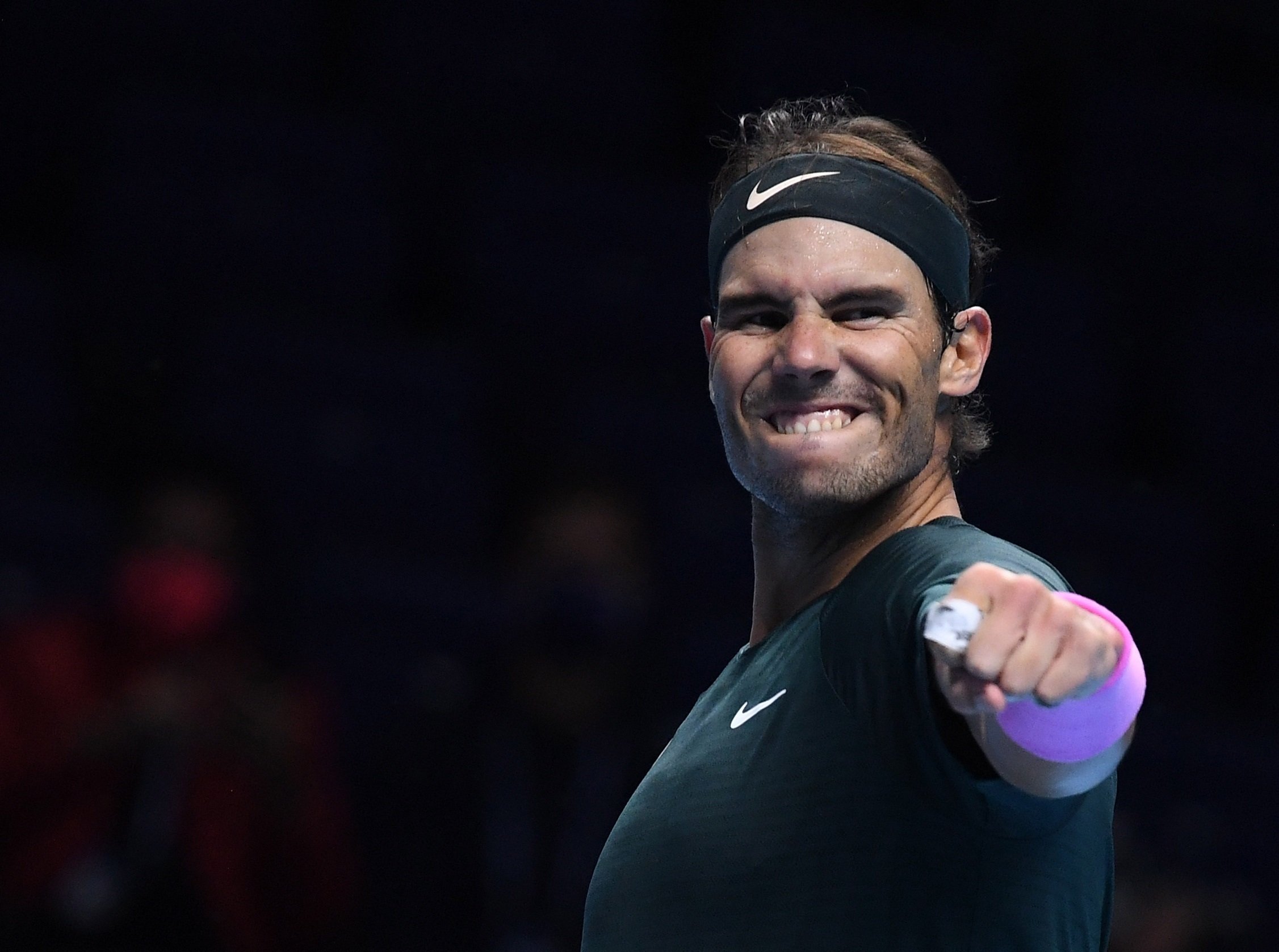Nadal supera a Tsitsipas y jugará las semifinales del Masters contra Medvedev