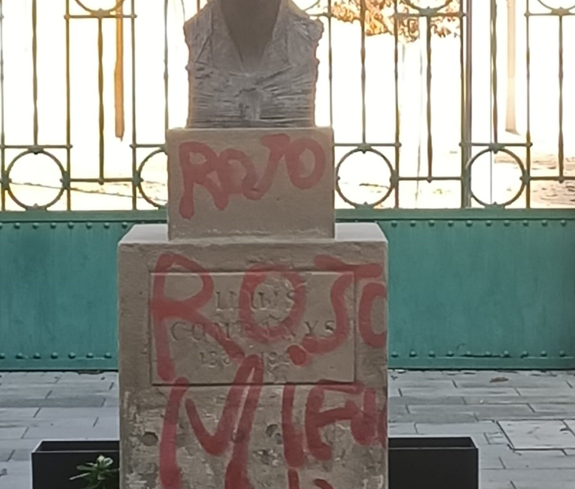 Ataque fascista al monumento de Lluís Companys en Lleida