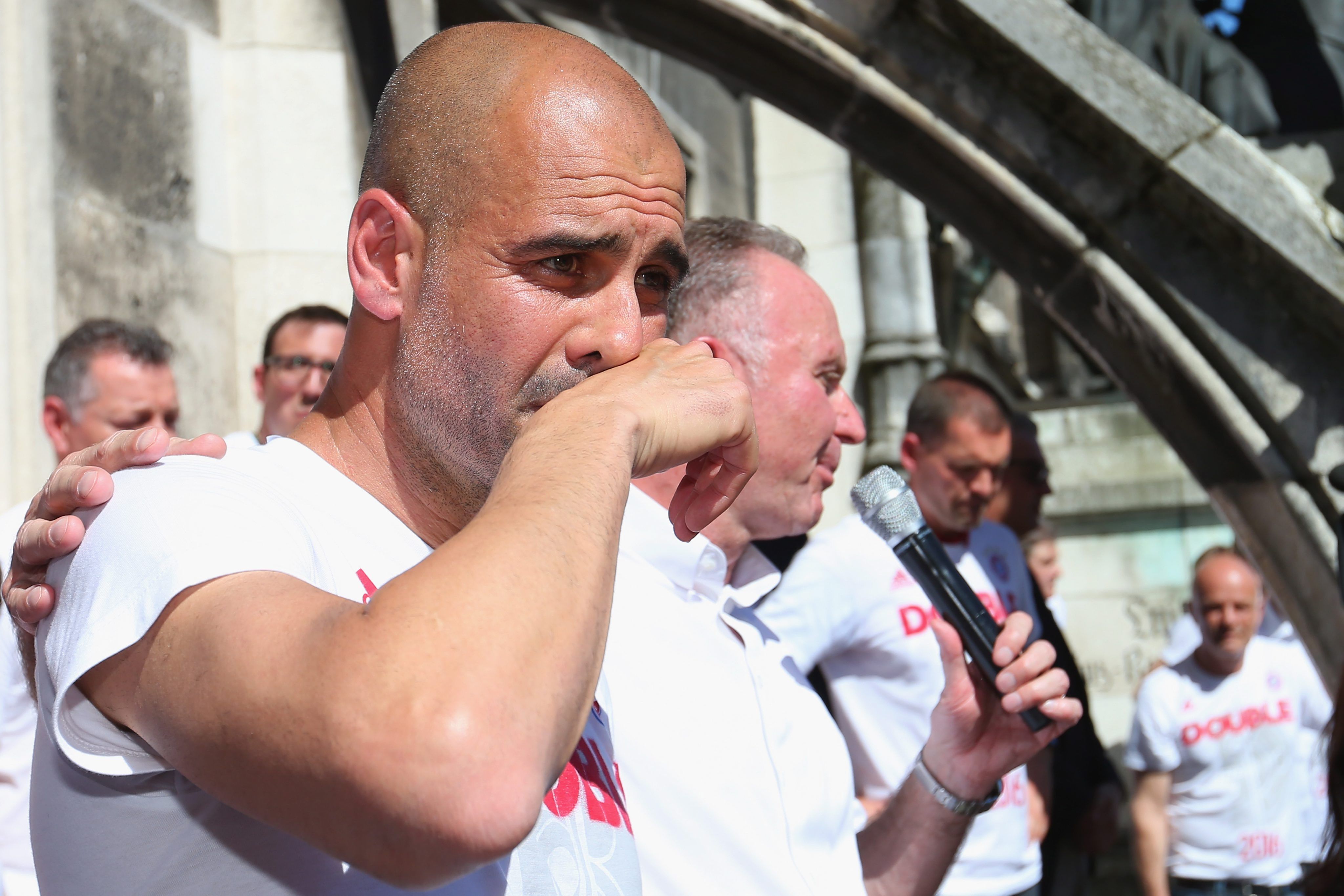 El Bayern canta '¡Qué viva España!' en el comiat de Guardiola