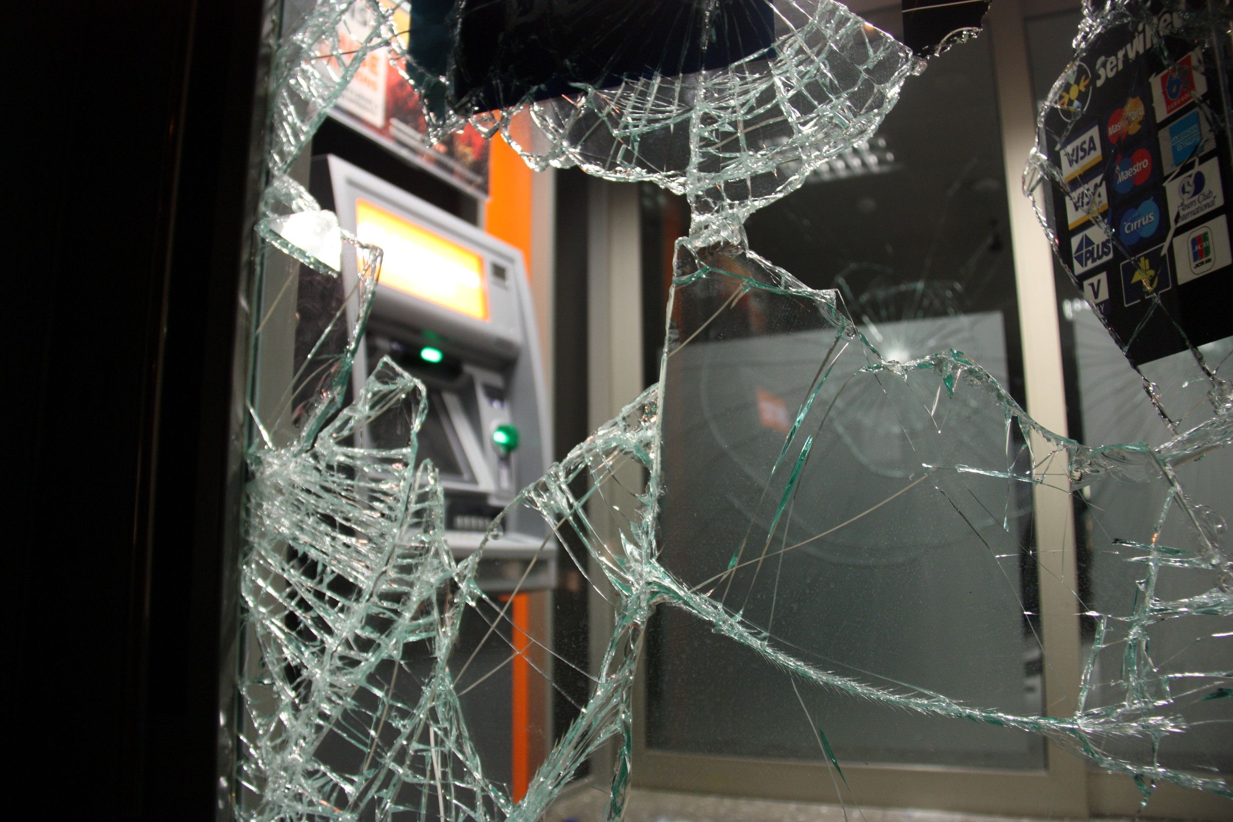 Quinze ferits i un detingut pel desallotjament del Banc Expropiat