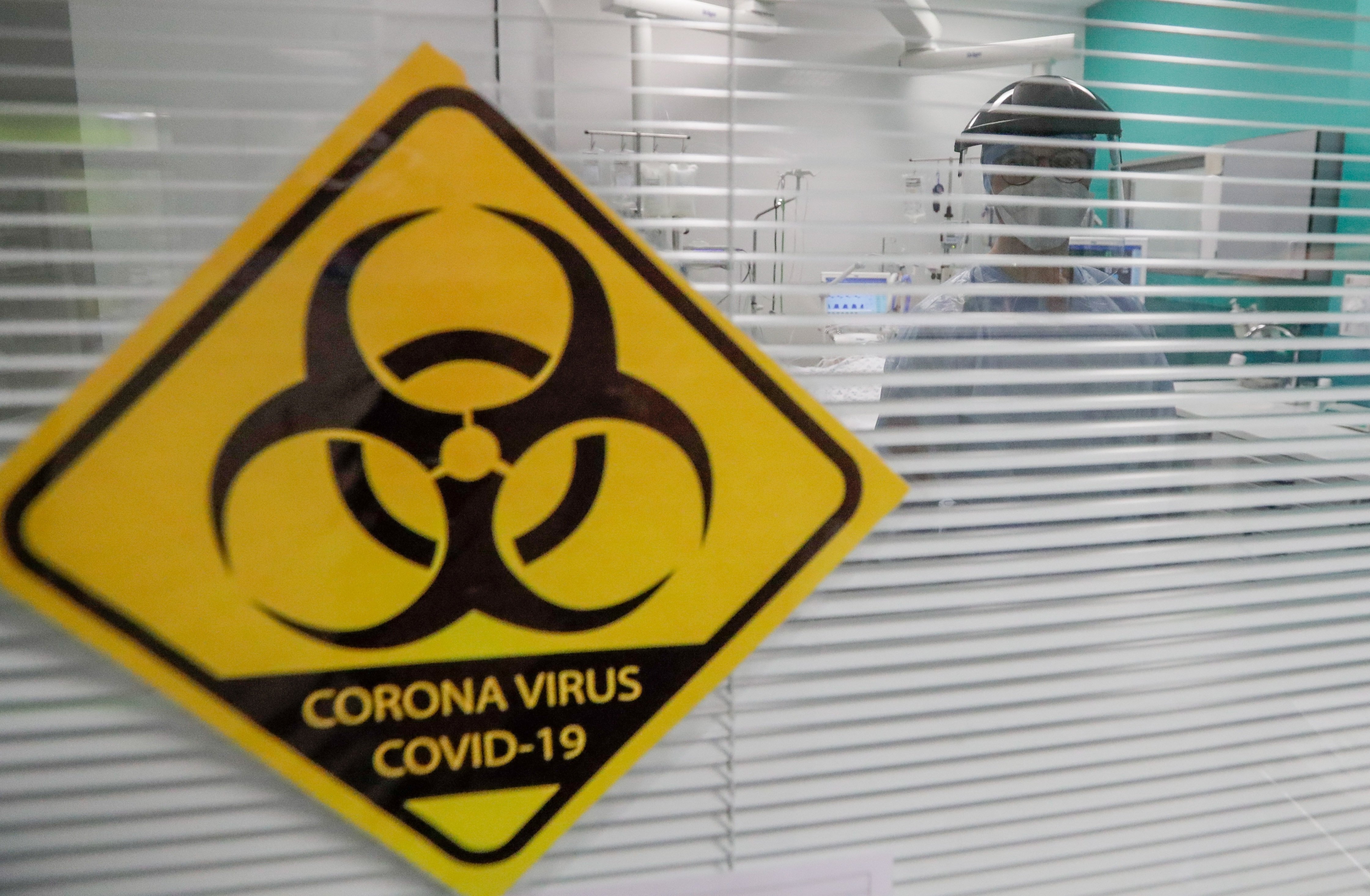 Pugen els nous ingressos hospitalaris per coronavirus i l'índex de contagi