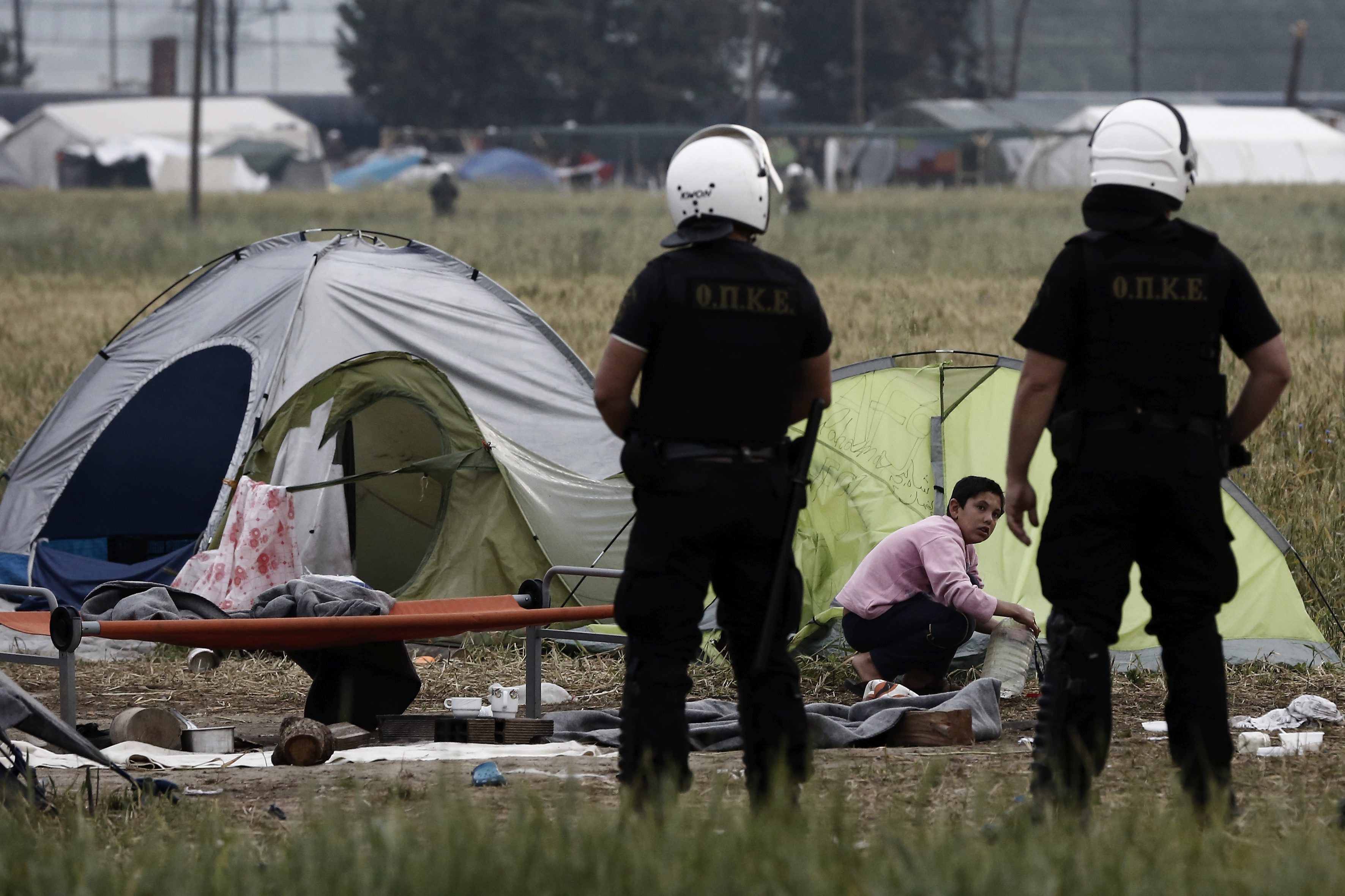 Torrent visitarà dos camps de refugiats grecs