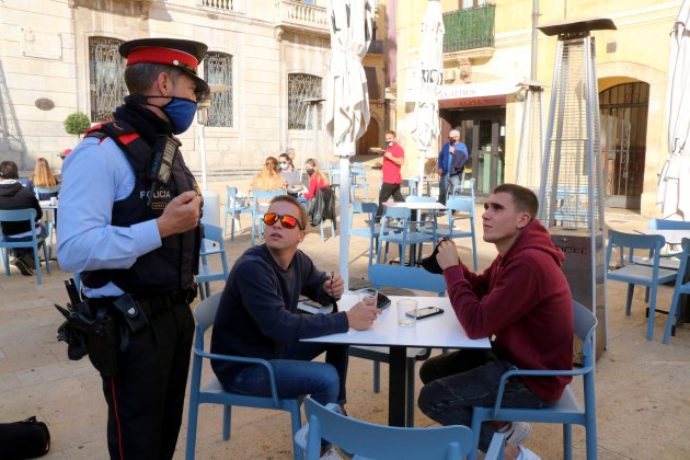 Mossos terrassa bar   ACN