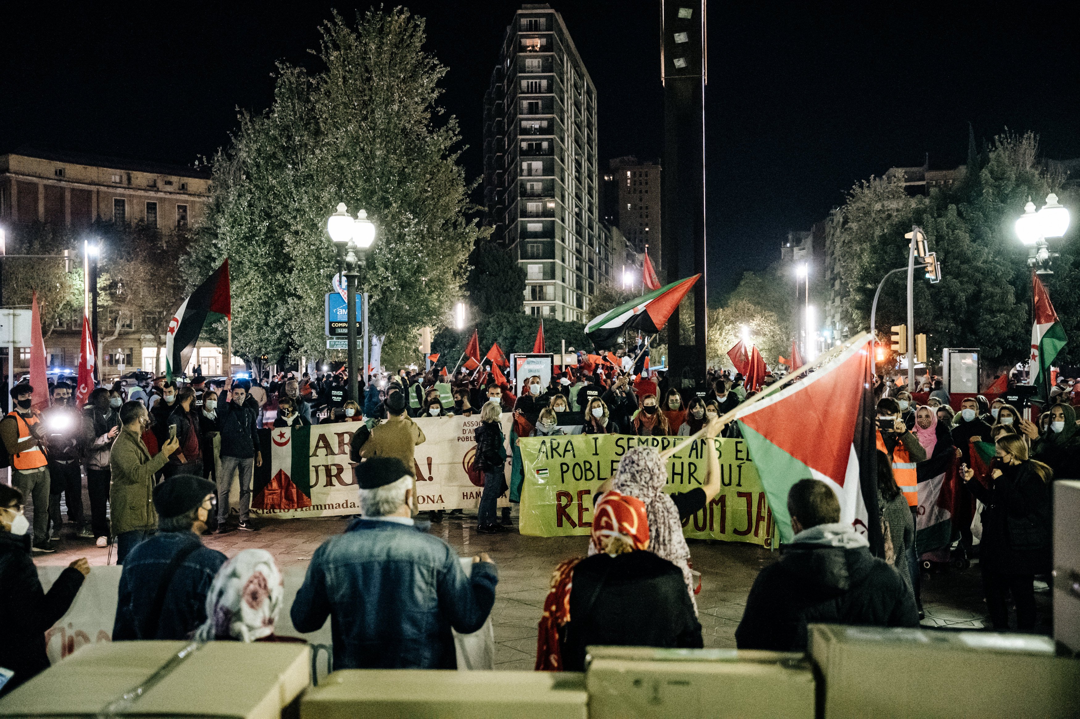 Tensión en Tarragona entre manifestantes saharauis y marroquíes