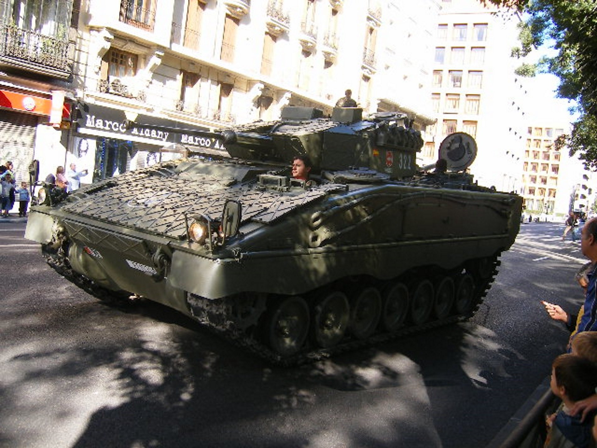 L'Exèrcit envia tancs a Catalunya en ple procés