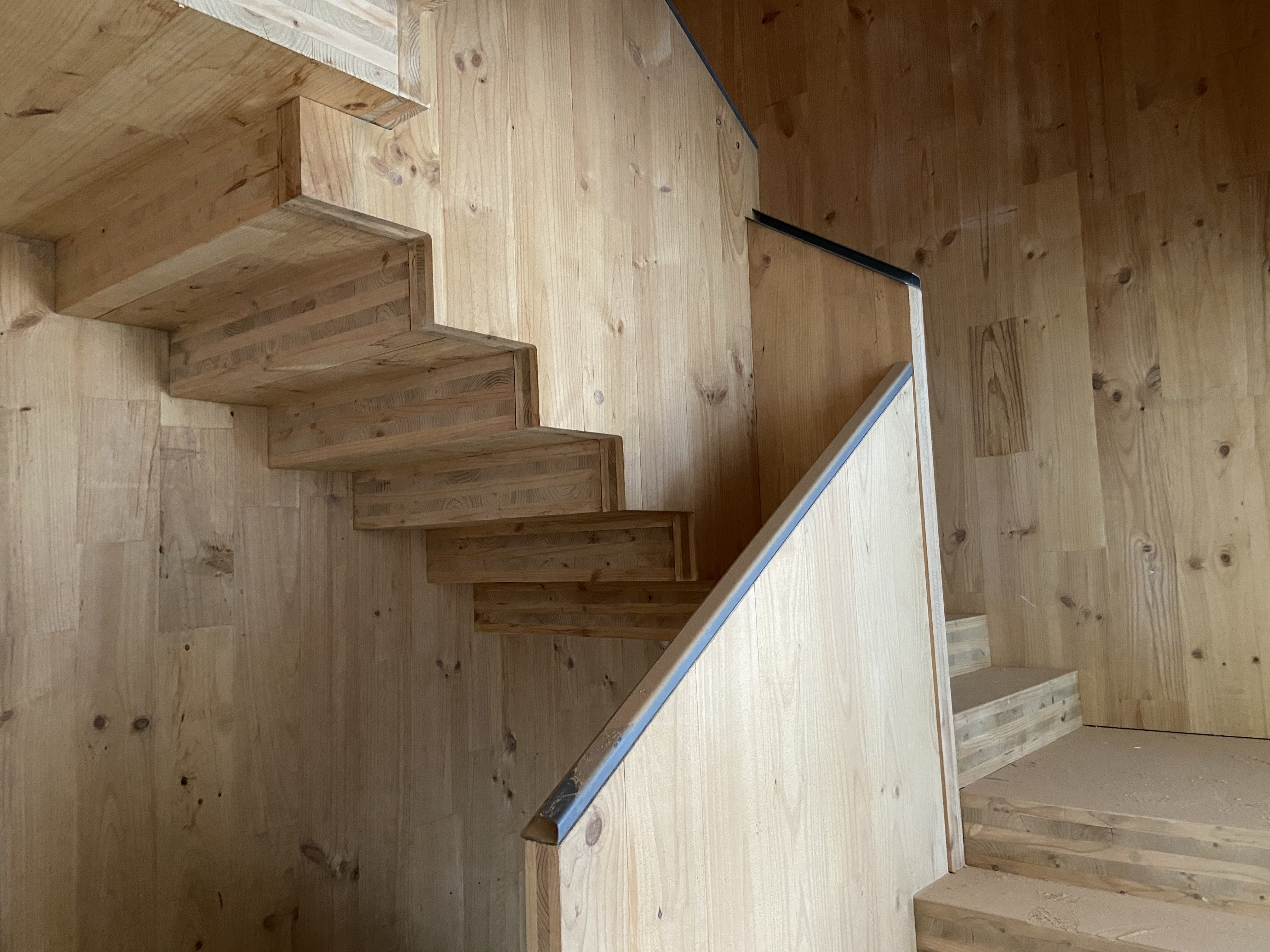 escales de fusta - AMB