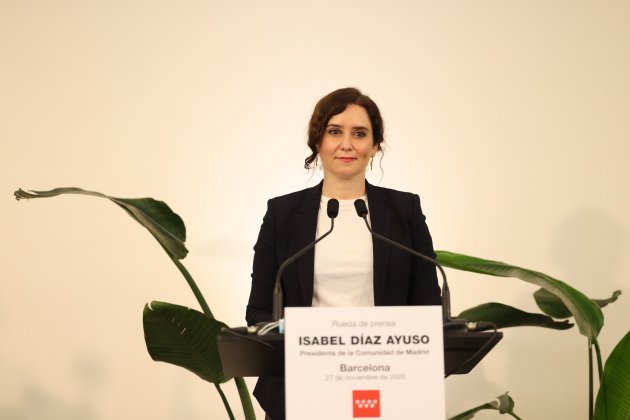 isabel diaz ayuso barcelona sergi alcazar isabel diaz ayuso barcelona sergi alcazar