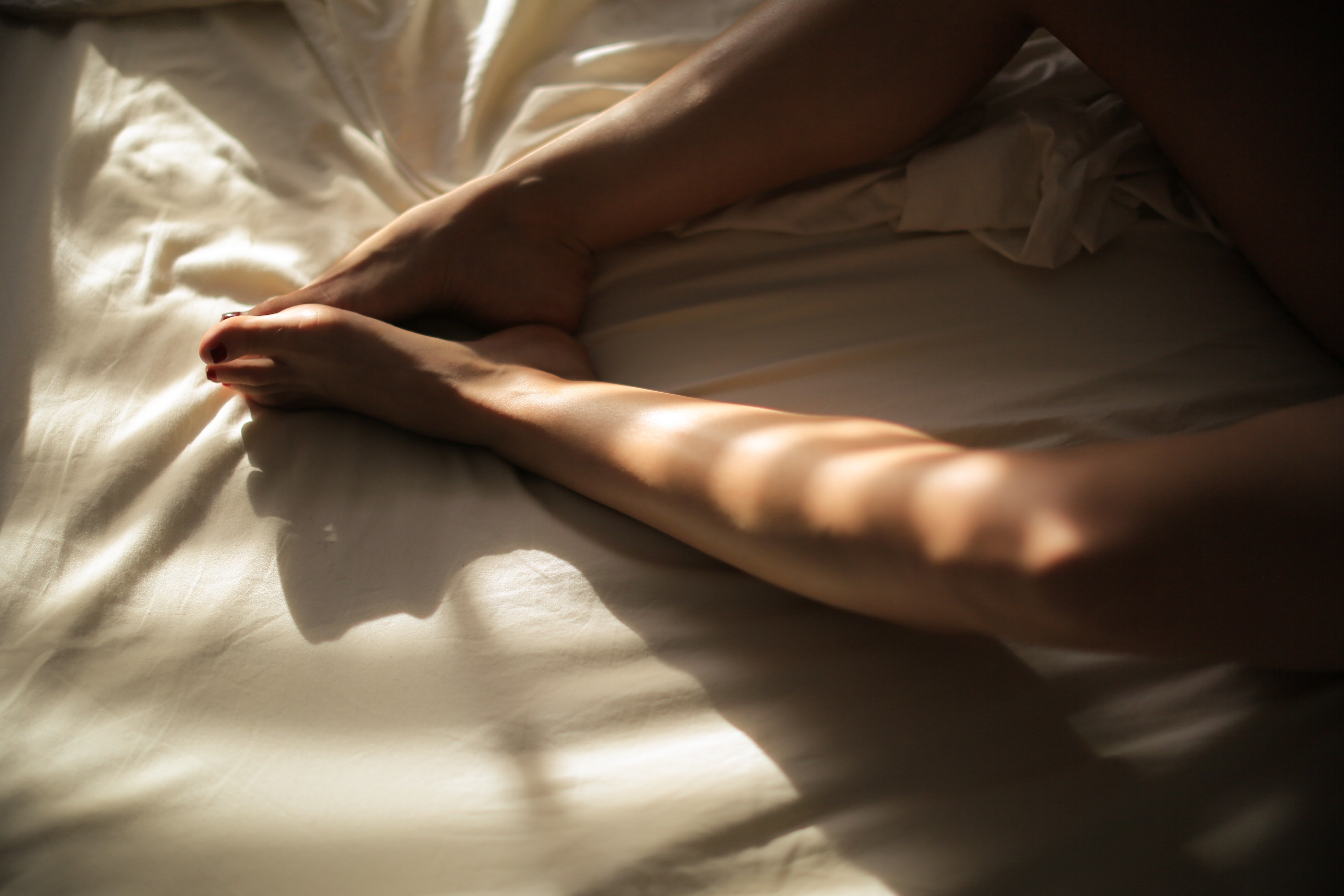 Mujer en la cama