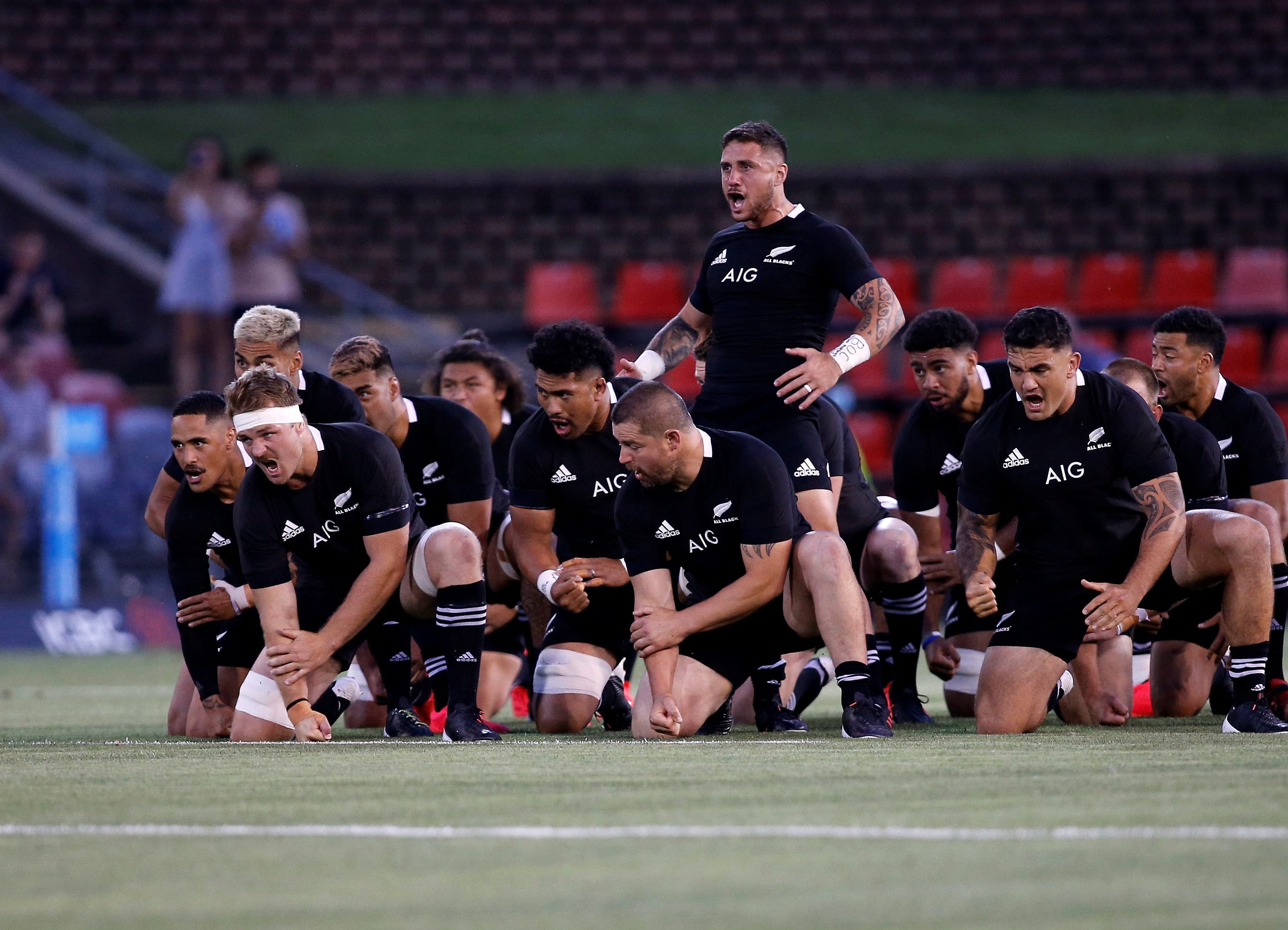 Increïble haka dels All Blacks de Nova Zelanda dedicada a Maradona