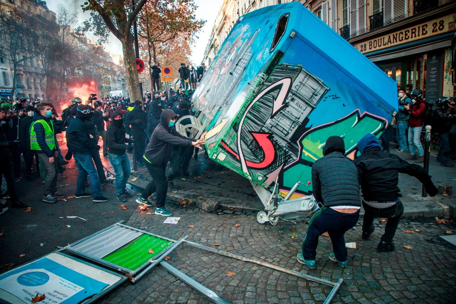 Disturbios en Paris contra la polémica ley de seguridad
