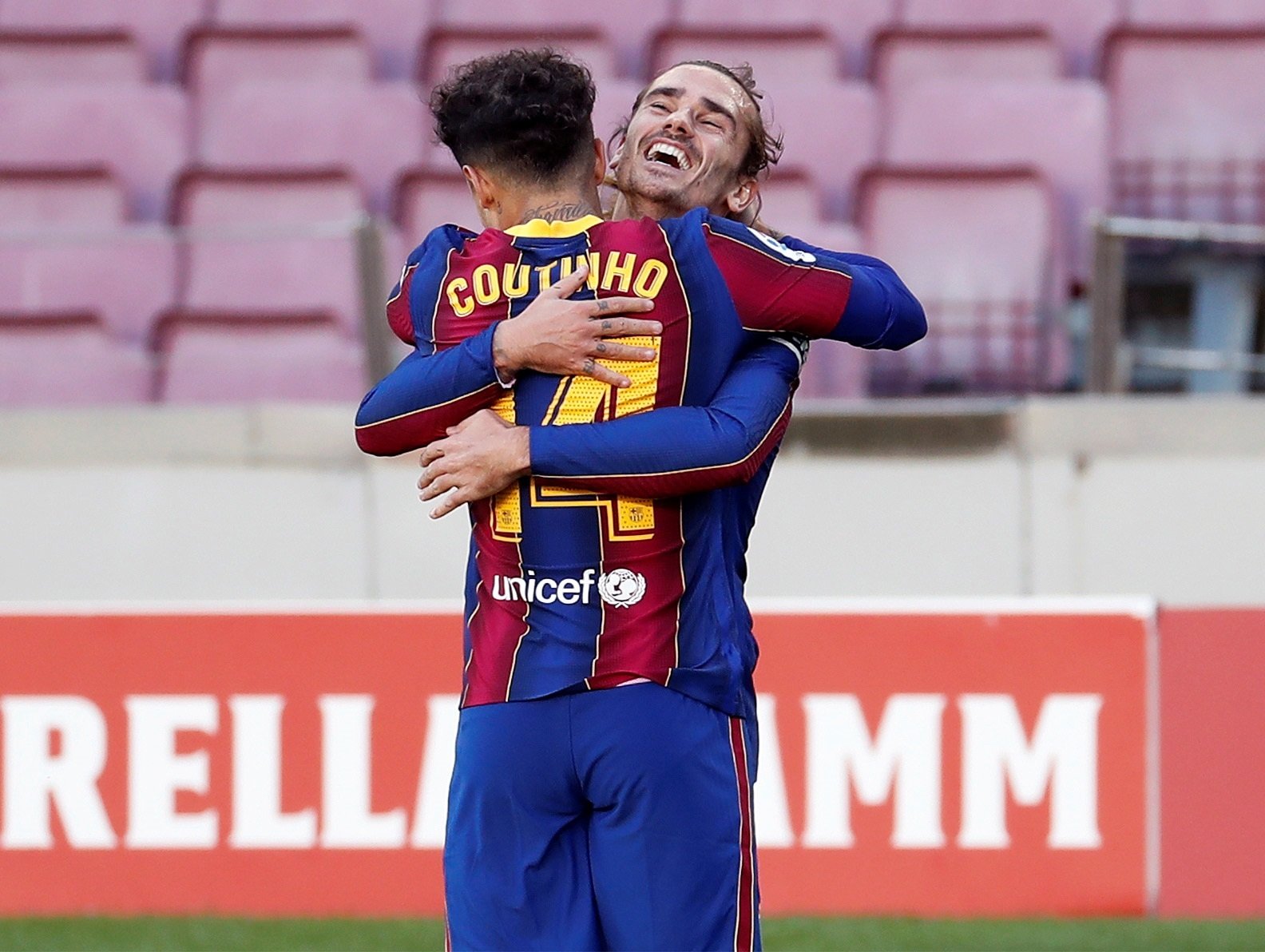 Els xiulets i Messi marquen la presentació dels jugadors del Barça al Gamper