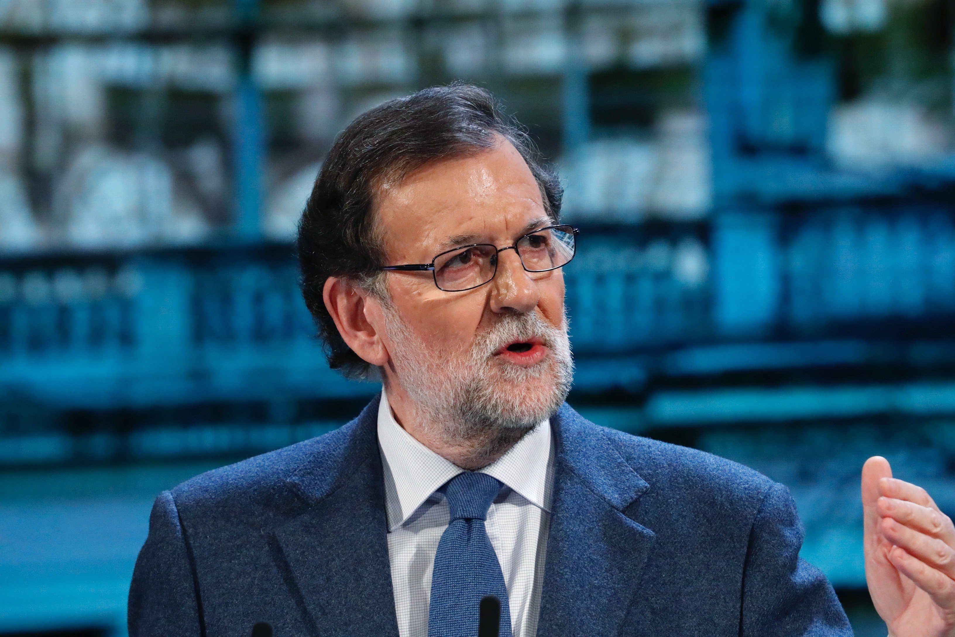 Rajoy ensopega amb la "legislatura del diàleg"