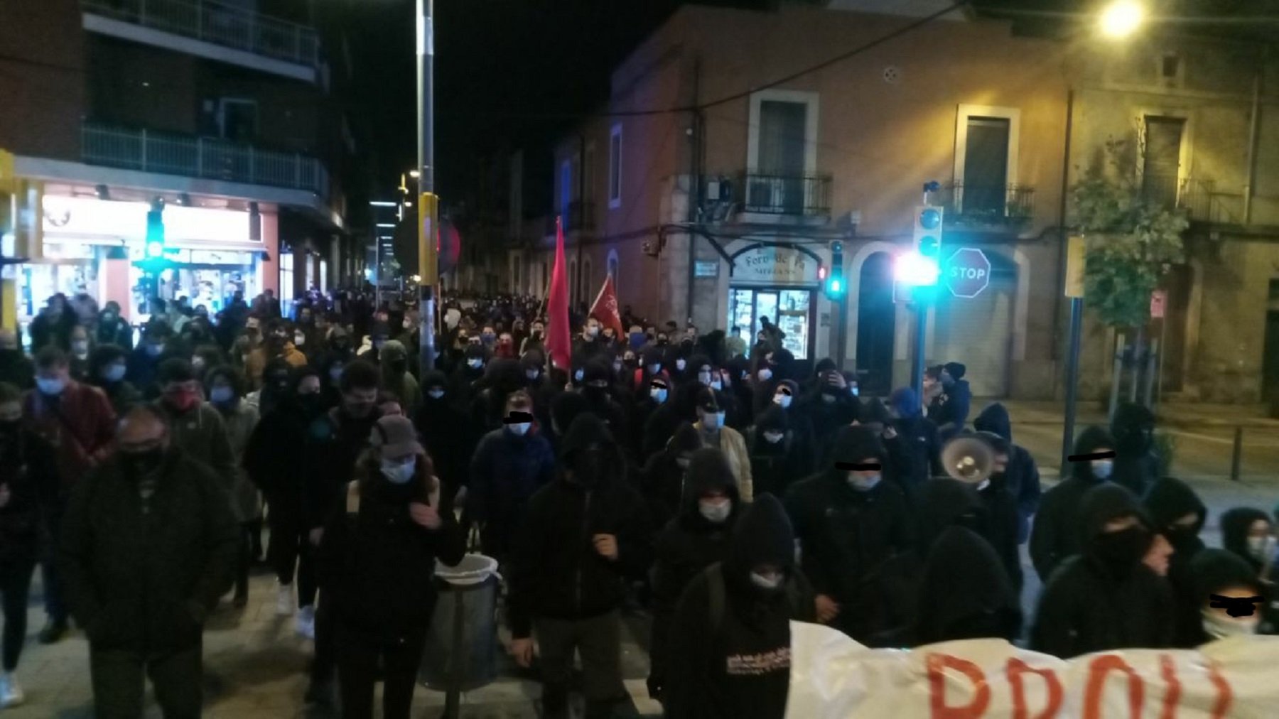 Disturbios en Vilafranca después de la manifestación de apoyo a Adrián Sas