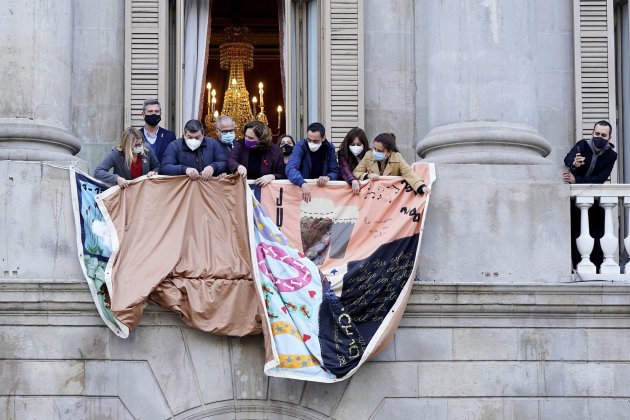 tapís memorial sida ajuntament Barcelona ACN